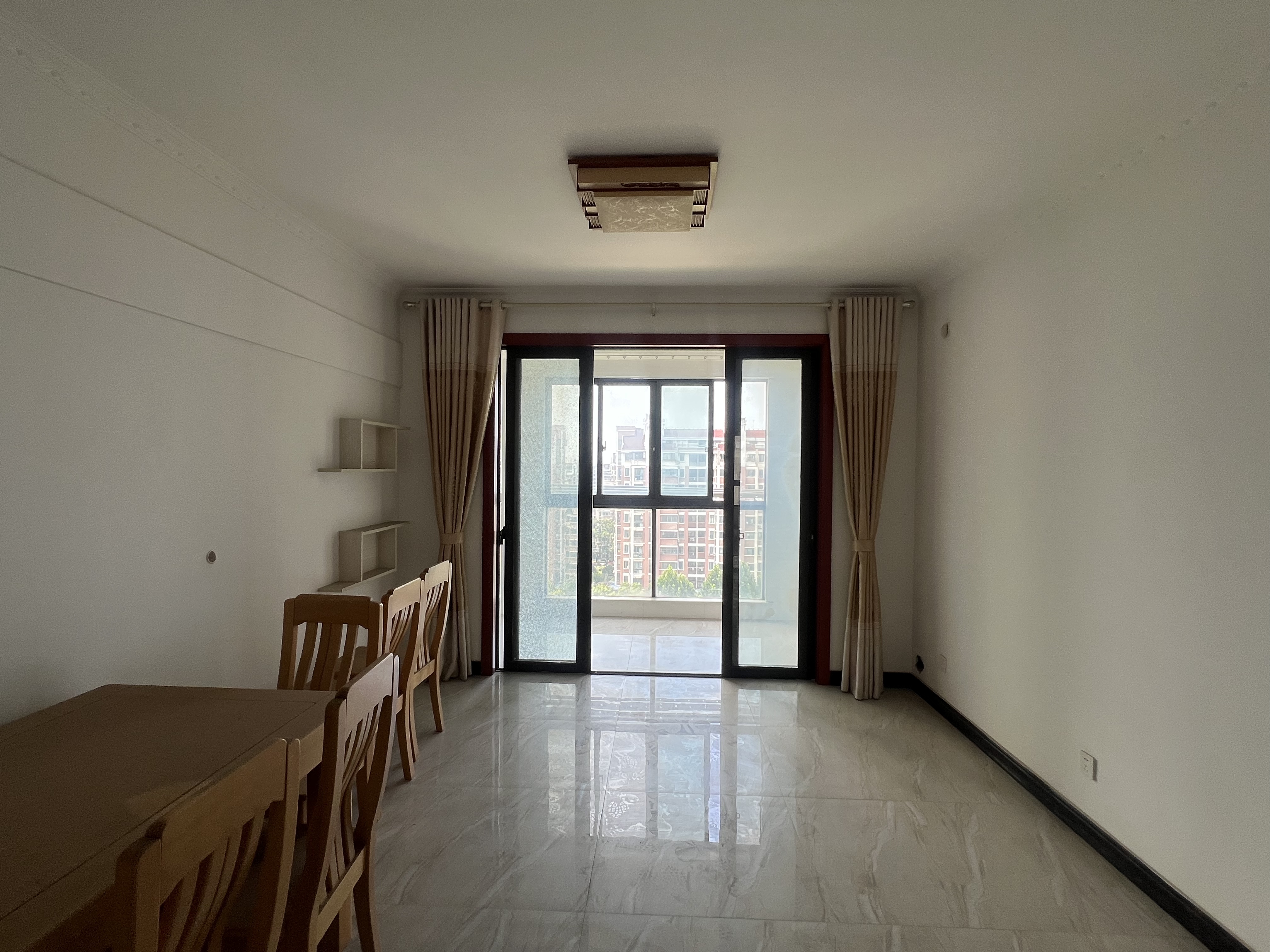 和融•优山美地名邸 2室2厅1卫 96.41m²