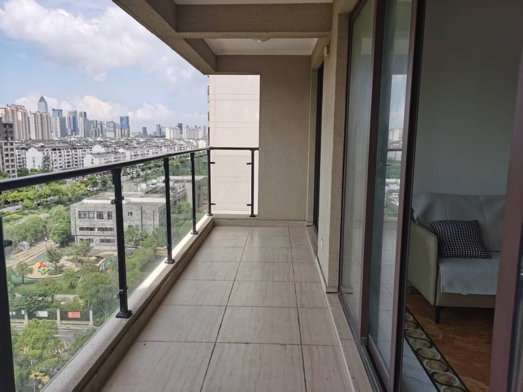 南通碧桂园翡翠华府 4室2厅2卫 142m&sup2;
