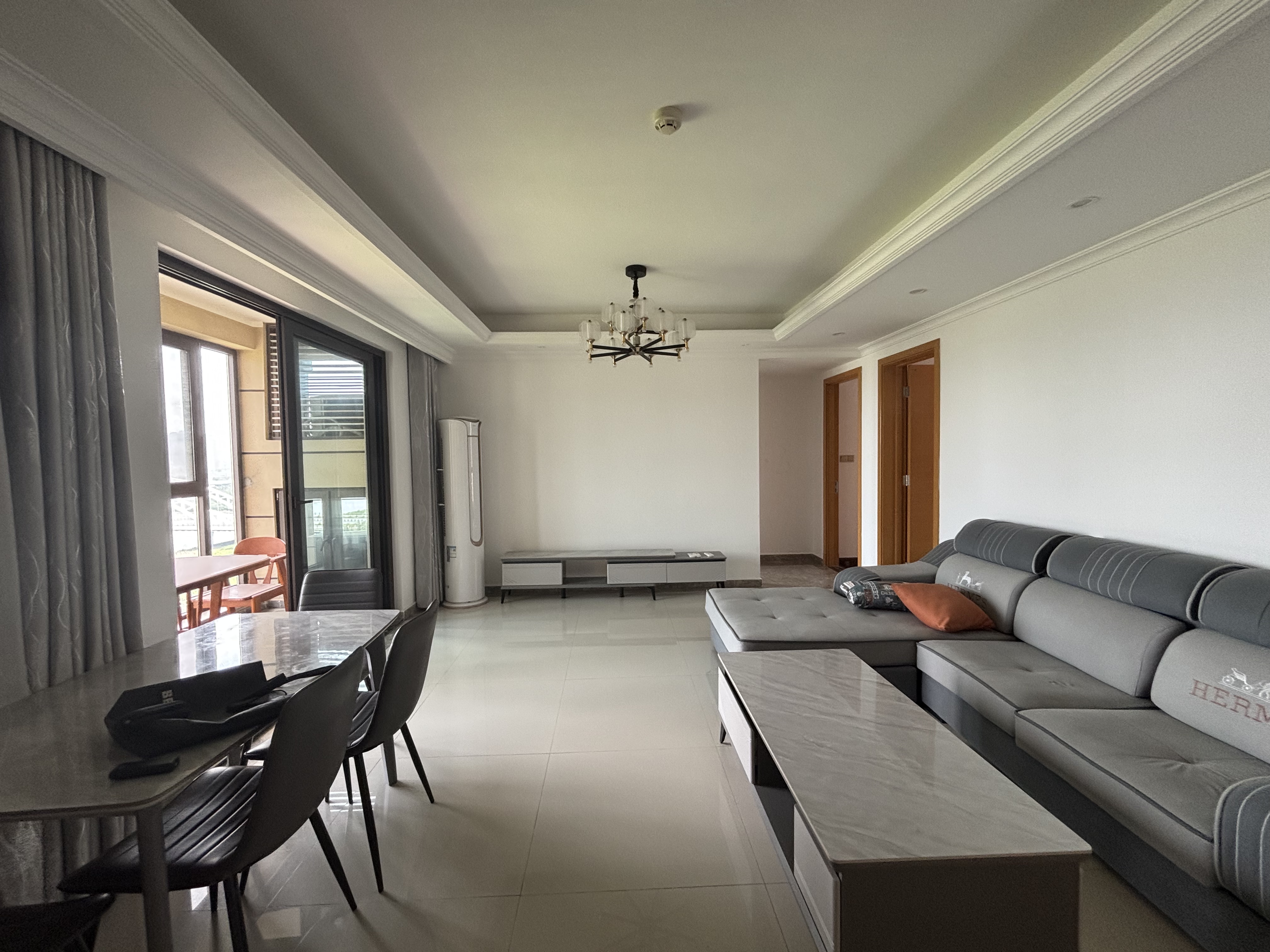 富力院士廷 4室2厅2卫 136.16m&sup2;
