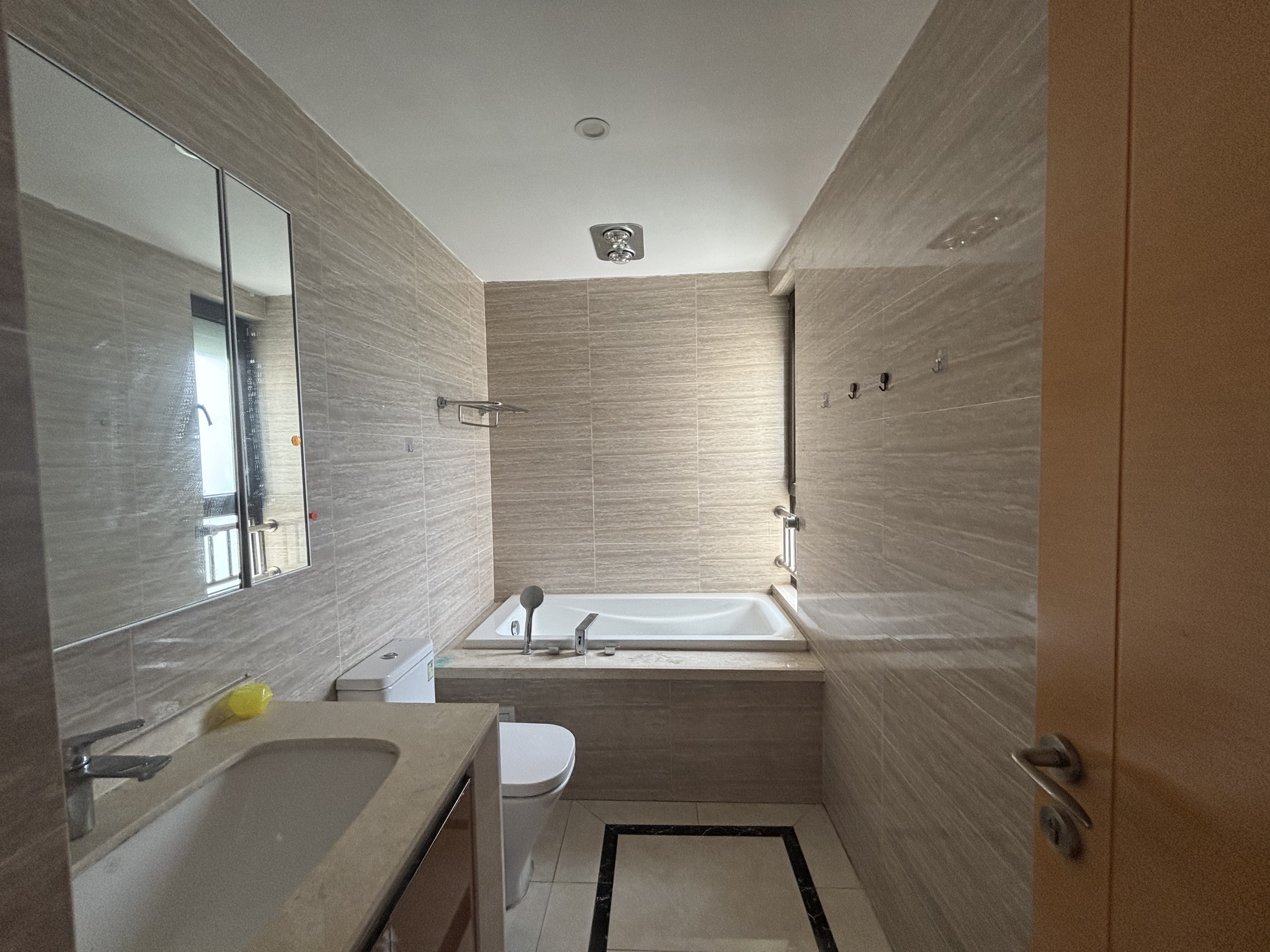 富力院士廷 4室2厅2卫 136.16m&sup2;