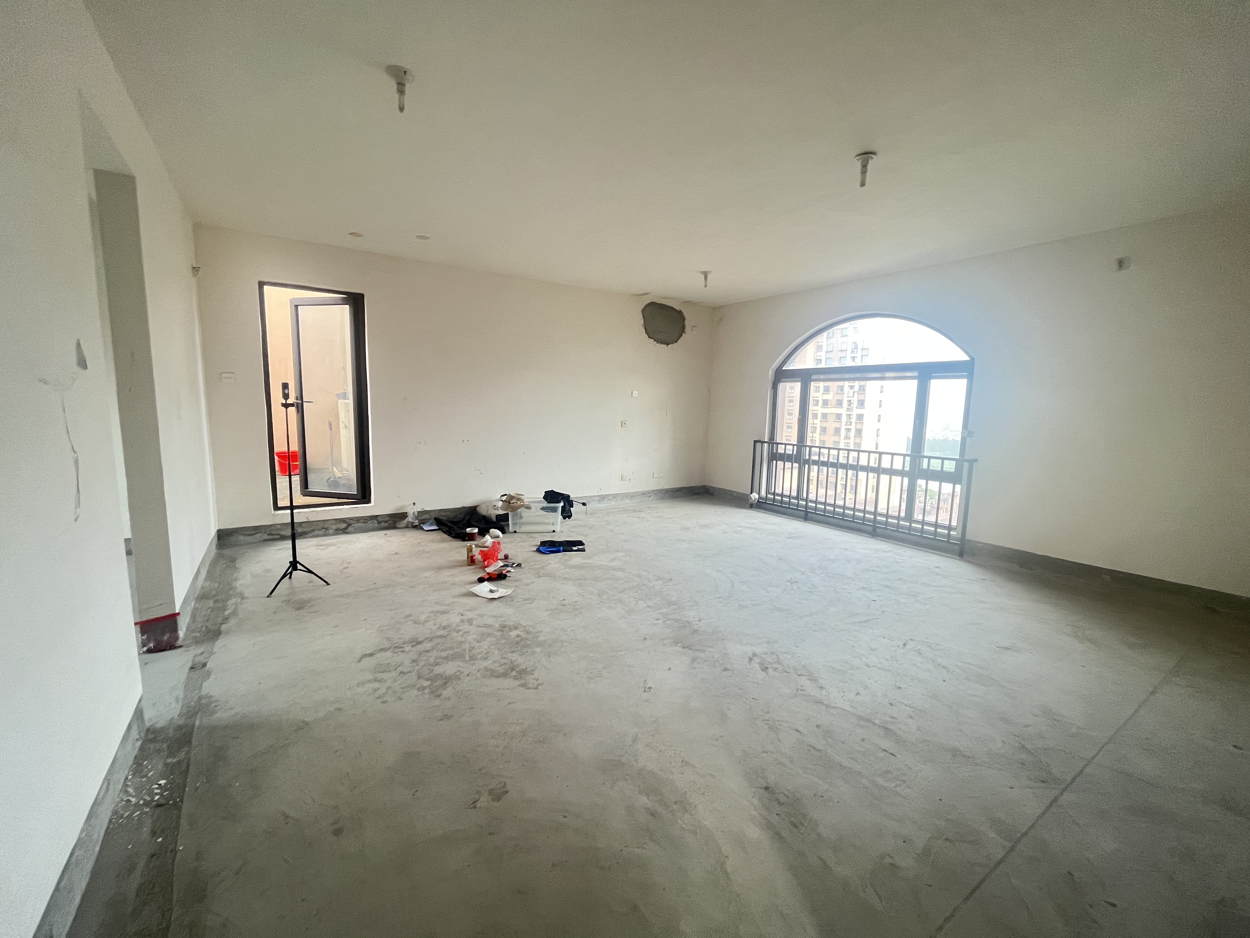 华强城二期 5室3厅4卫 275.35m²