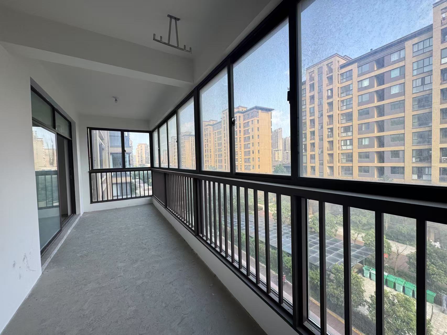 万濠山庄 4室2厅2卫 1660.00m&sup2;