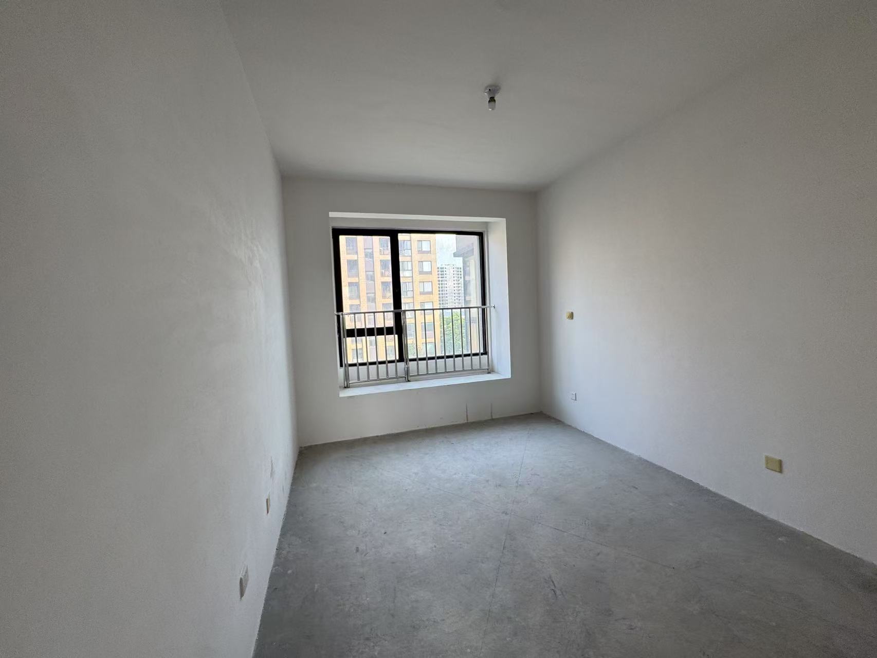 万濠山庄 4室2厅2卫 1660.00m&sup2;