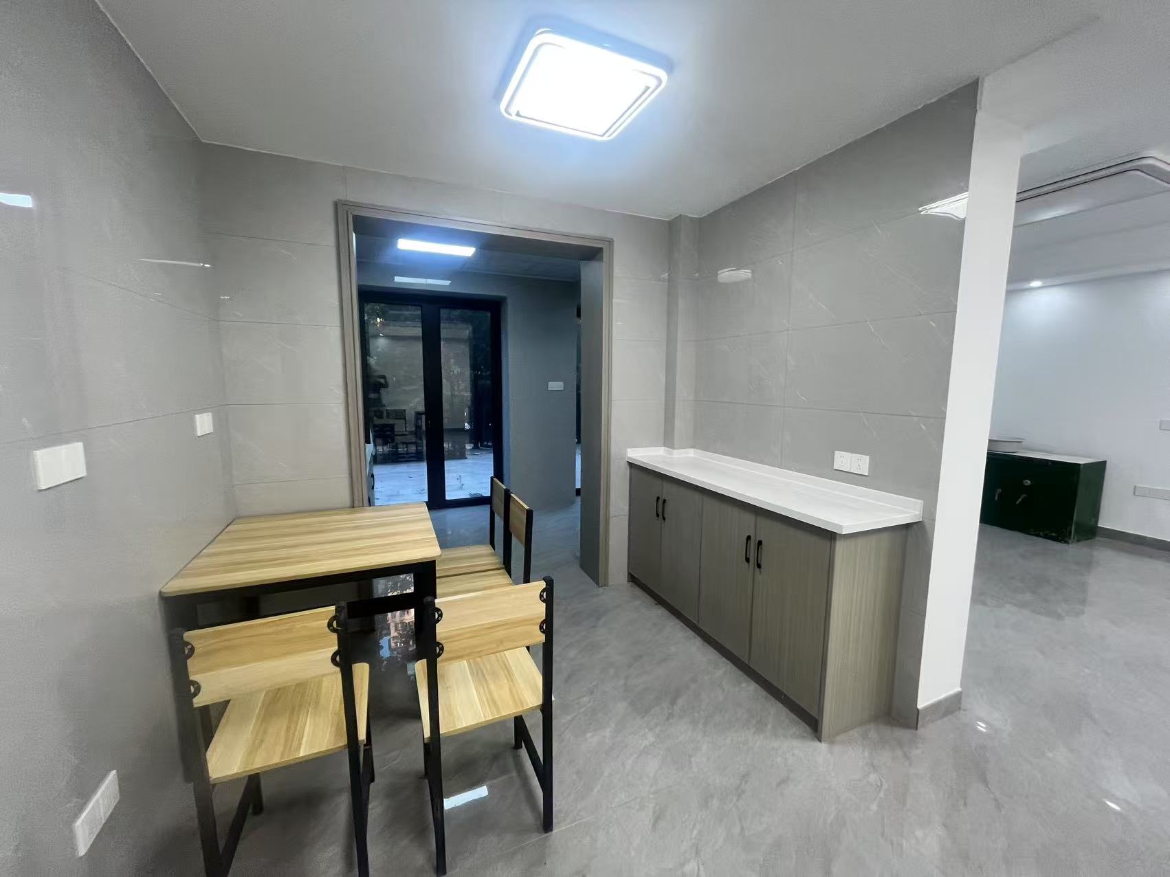 华强城 1室1厅1卫 89m&sup2;