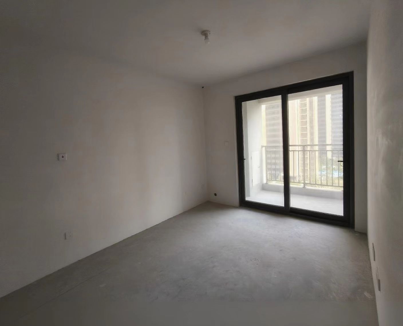 东时区 3室2厅1卫 93m²