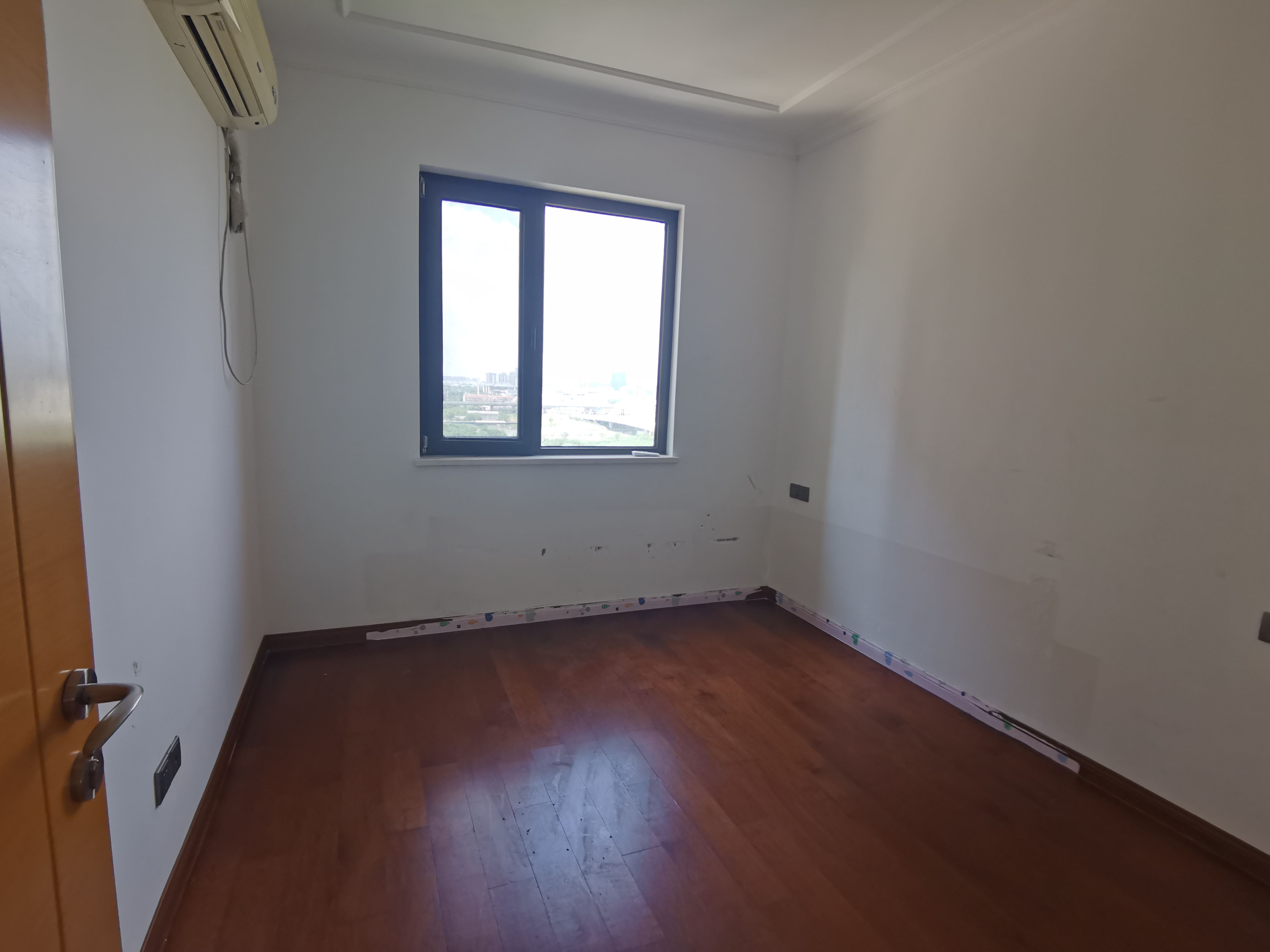 富力院士廷 4室2厅2卫 143m&sup2;