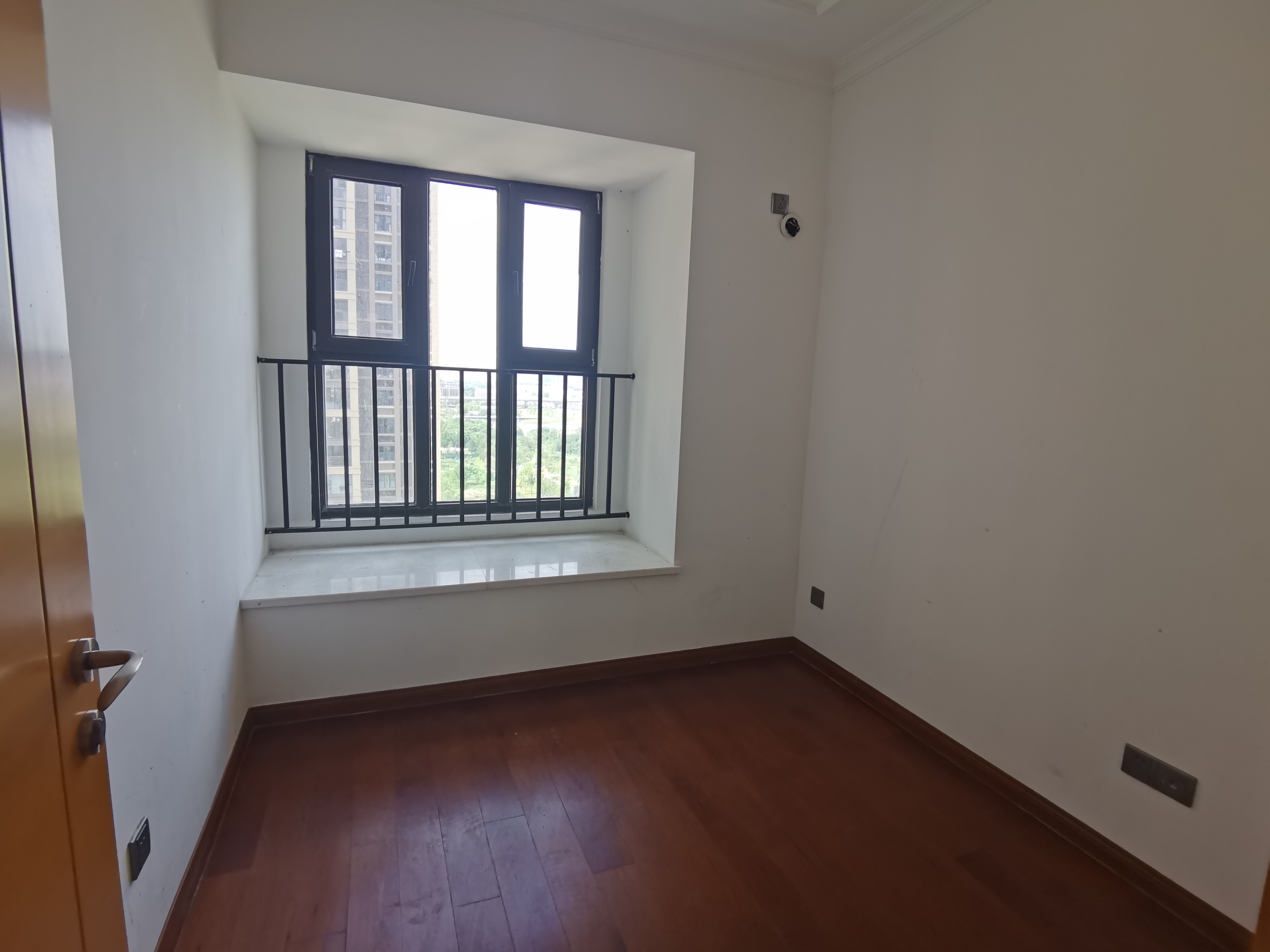 富力院士廷 4室2厅2卫 143m&sup2;