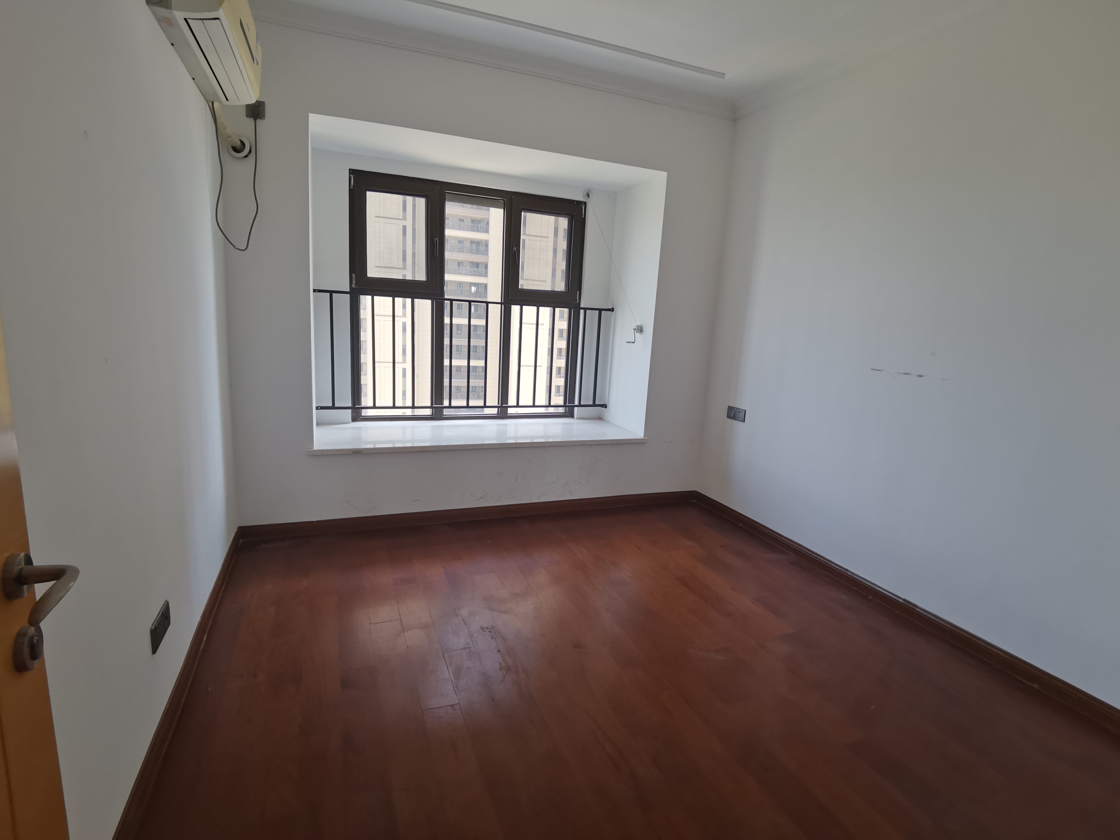 富力院士廷 4室2厅2卫 143m&sup2;
