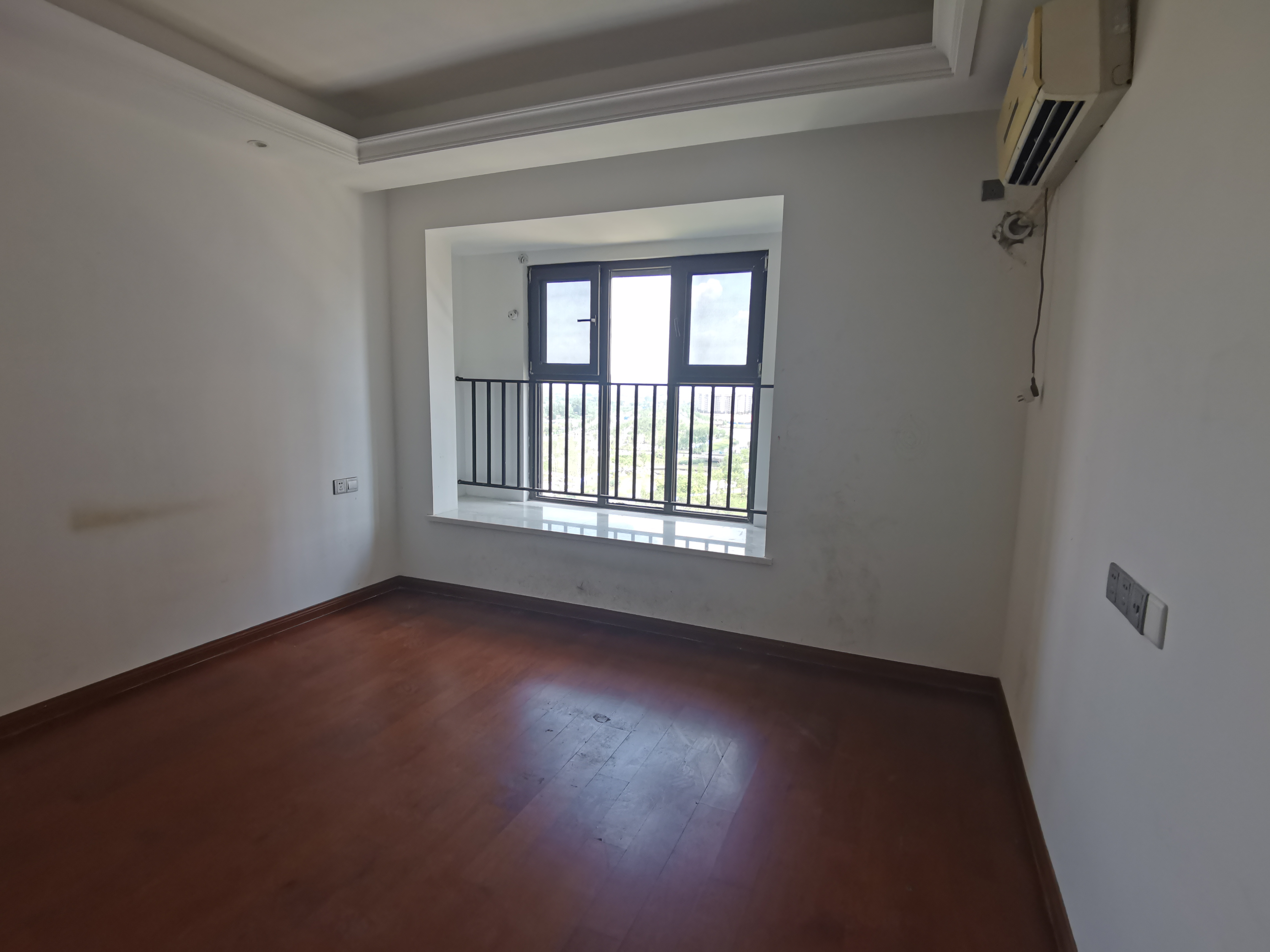 富力院士廷 4室2厅2卫 143m&sup2;