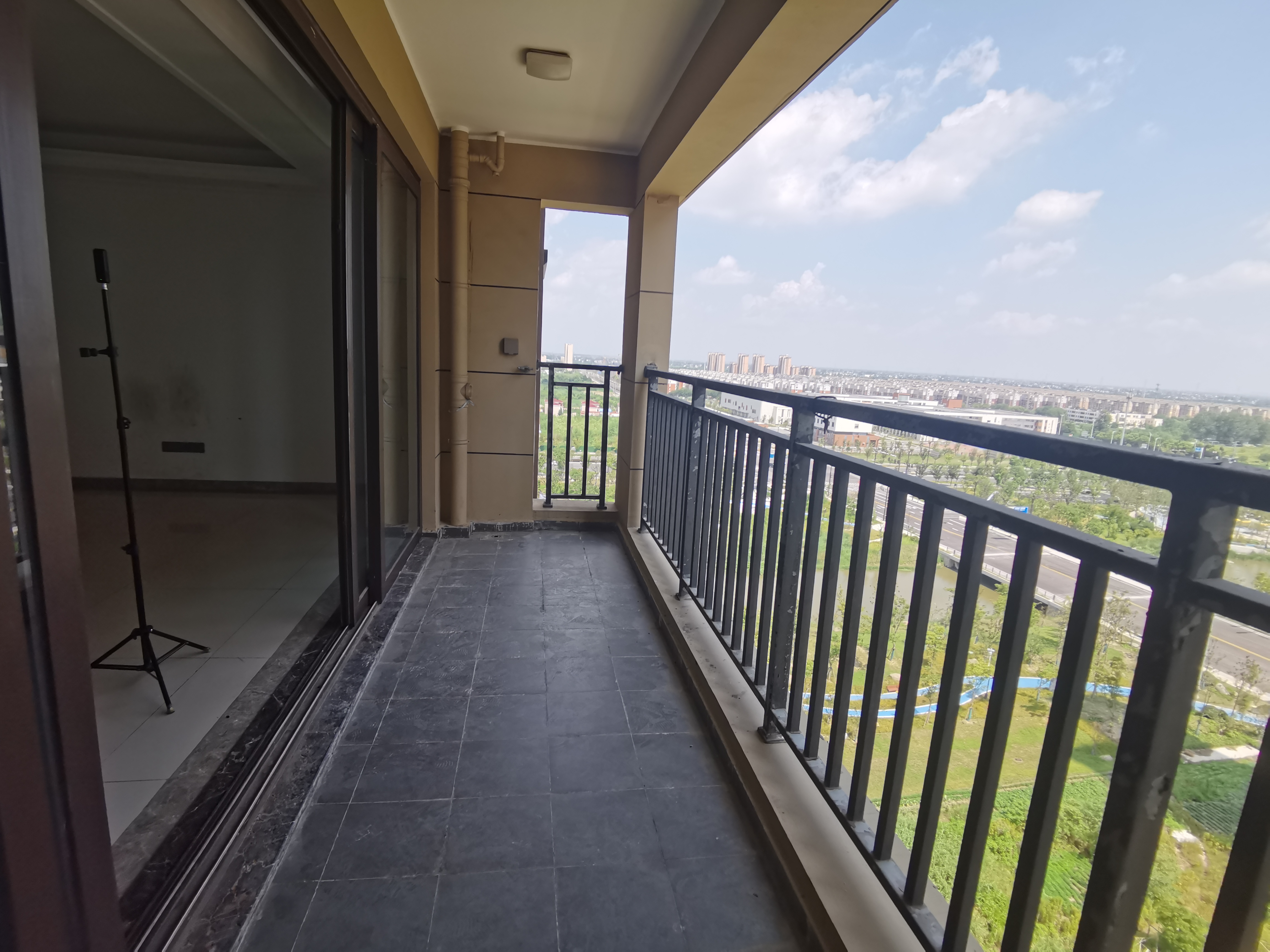 富力院士廷 4室2厅2卫 143m&sup2;