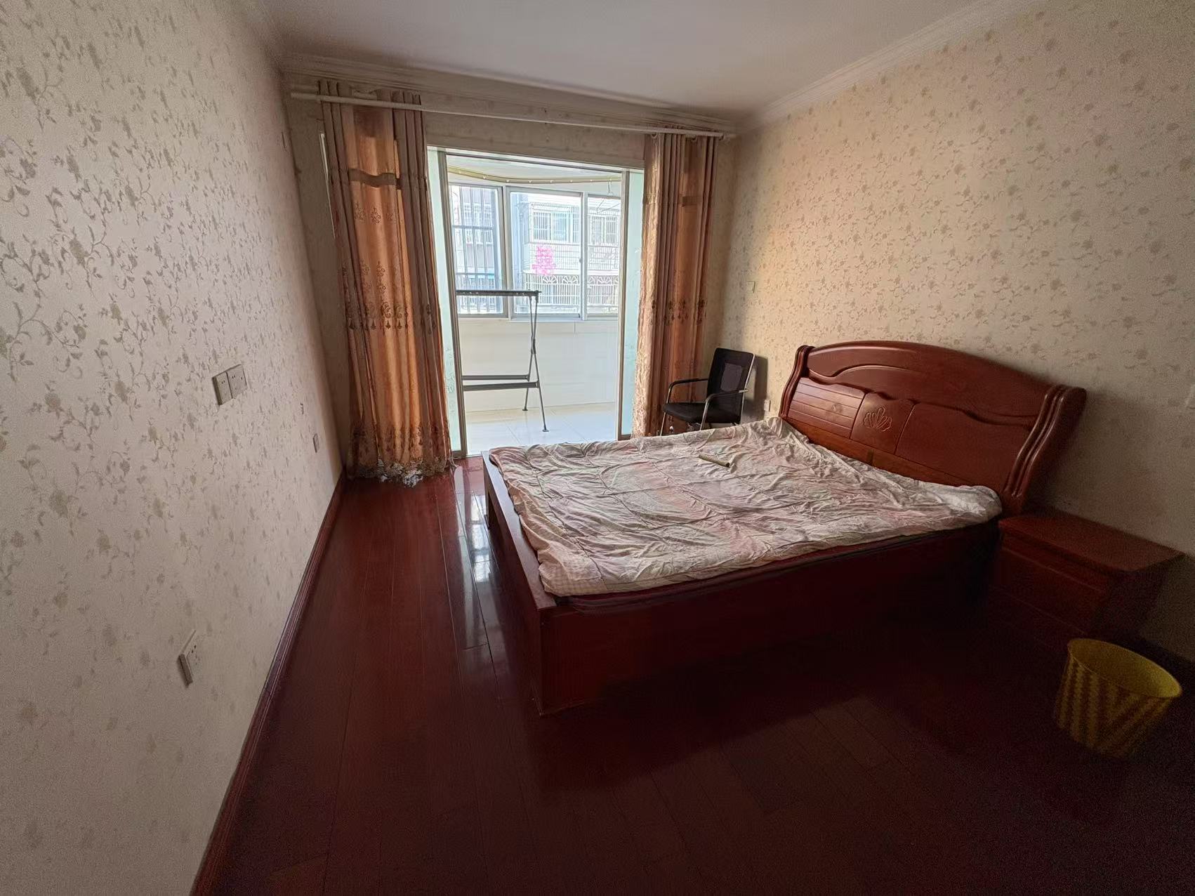 濠西园 4室2厅1卫 142.00m&sup2;
