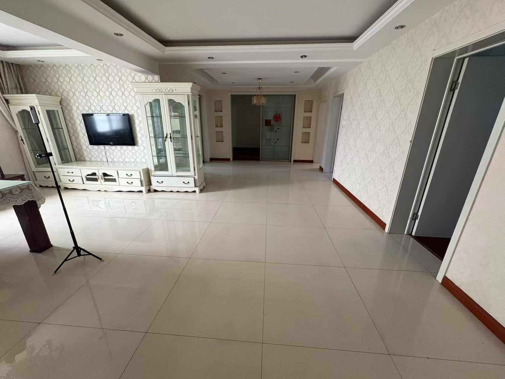 濠西园 4室2厅1卫 142.00m&sup2;