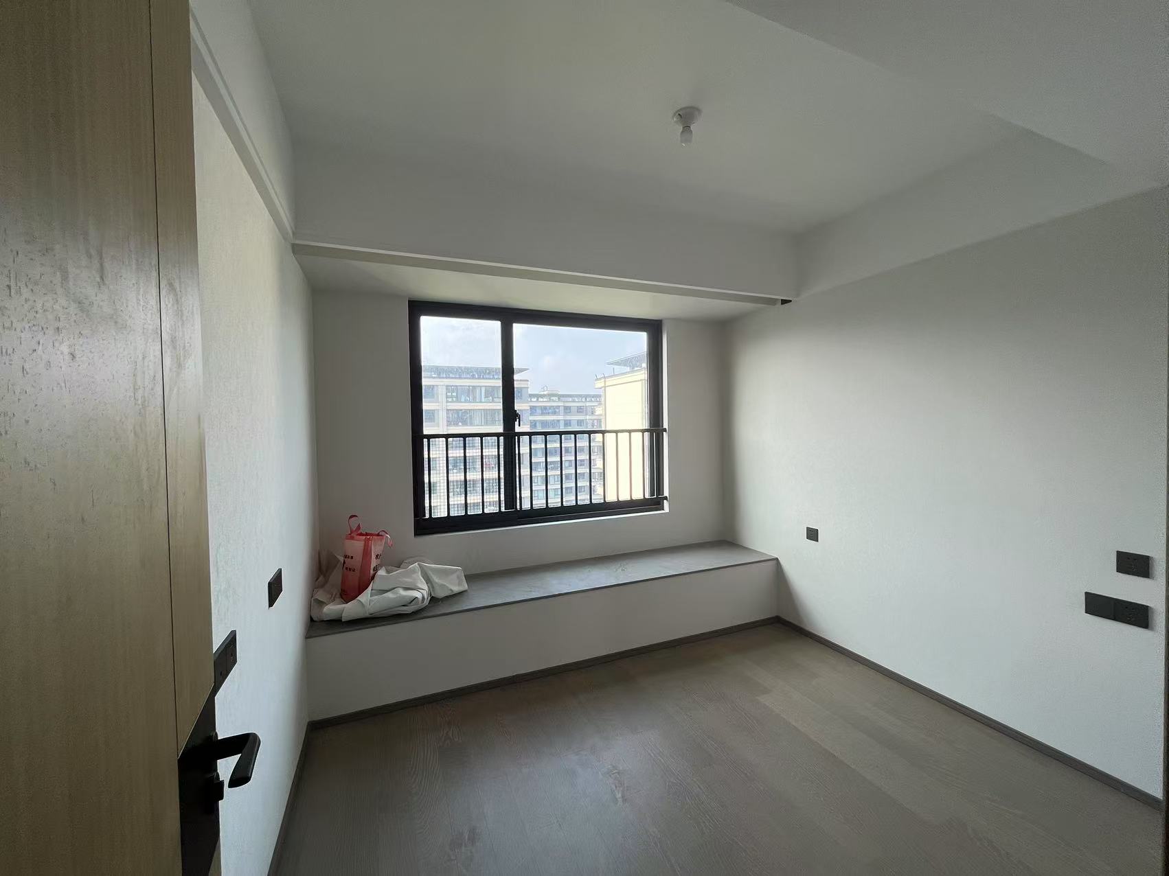 万科官山望 3室2厅2卫 115m&sup2;
