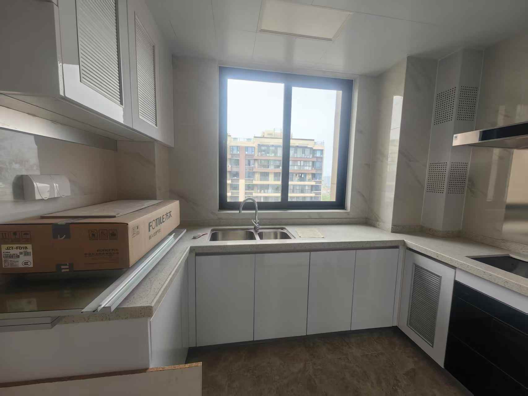 红星天铂 3室2厅2卫 112.95m&sup2;