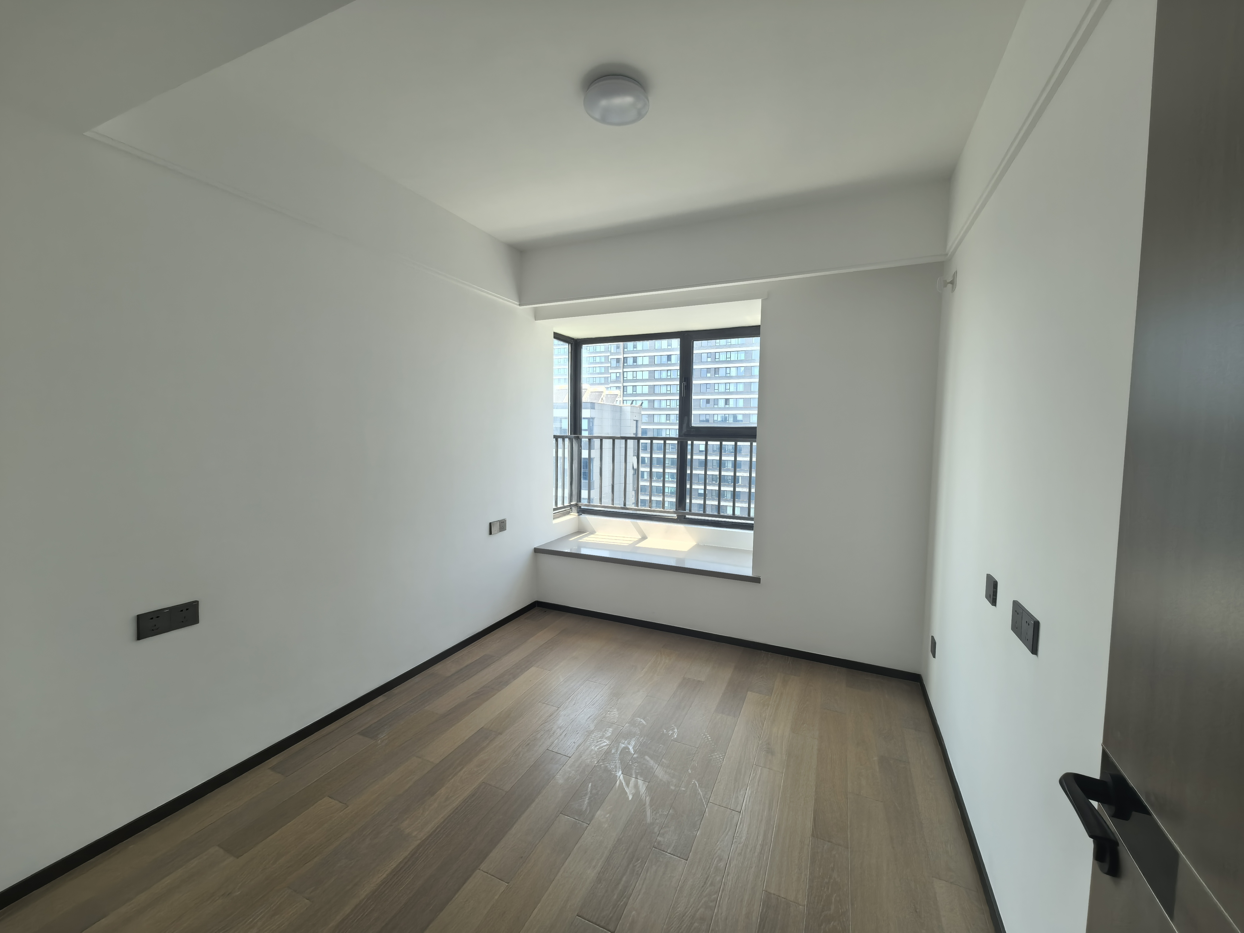 滨江道静园 4室2厅2卫 159.85m&sup2;