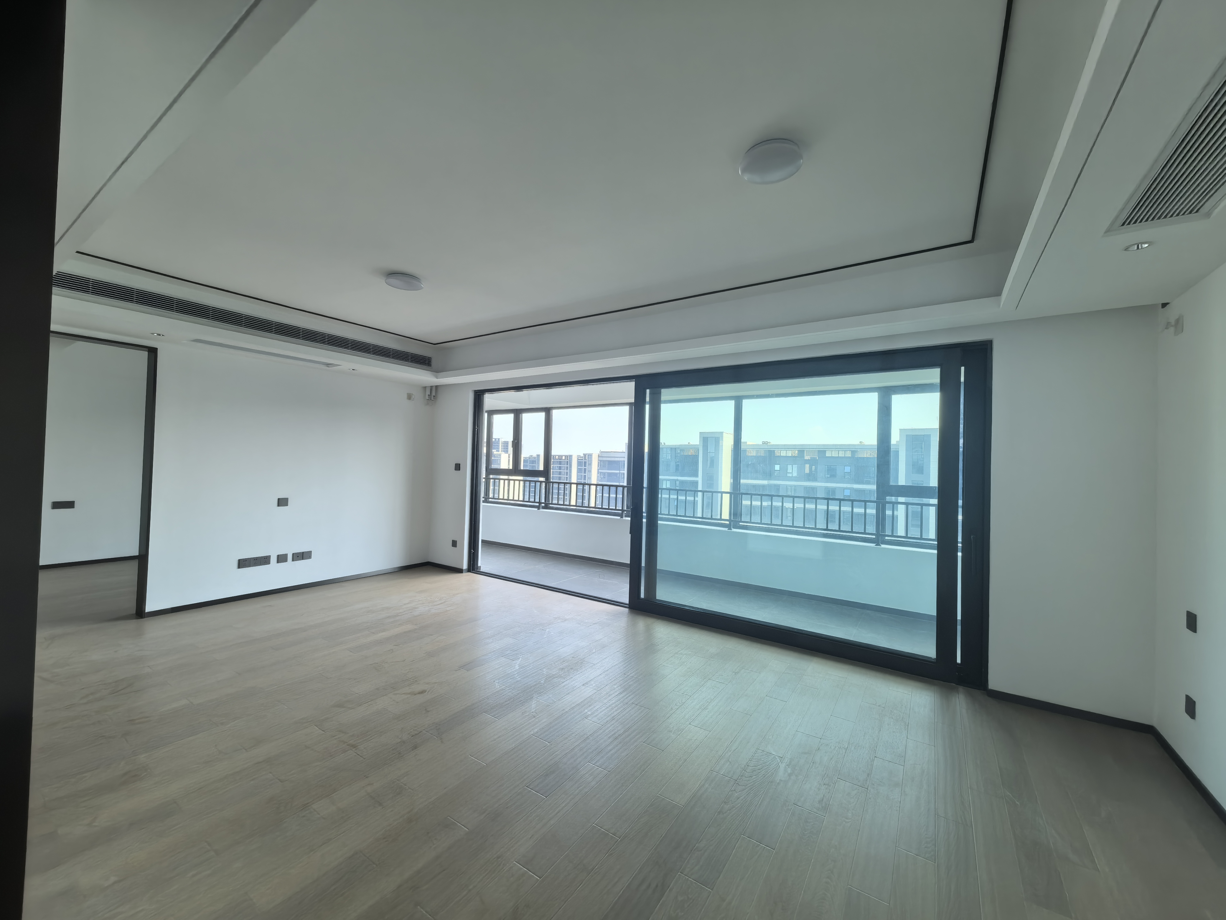 滨江道静园 4室2厅2卫 159.85m&sup2;