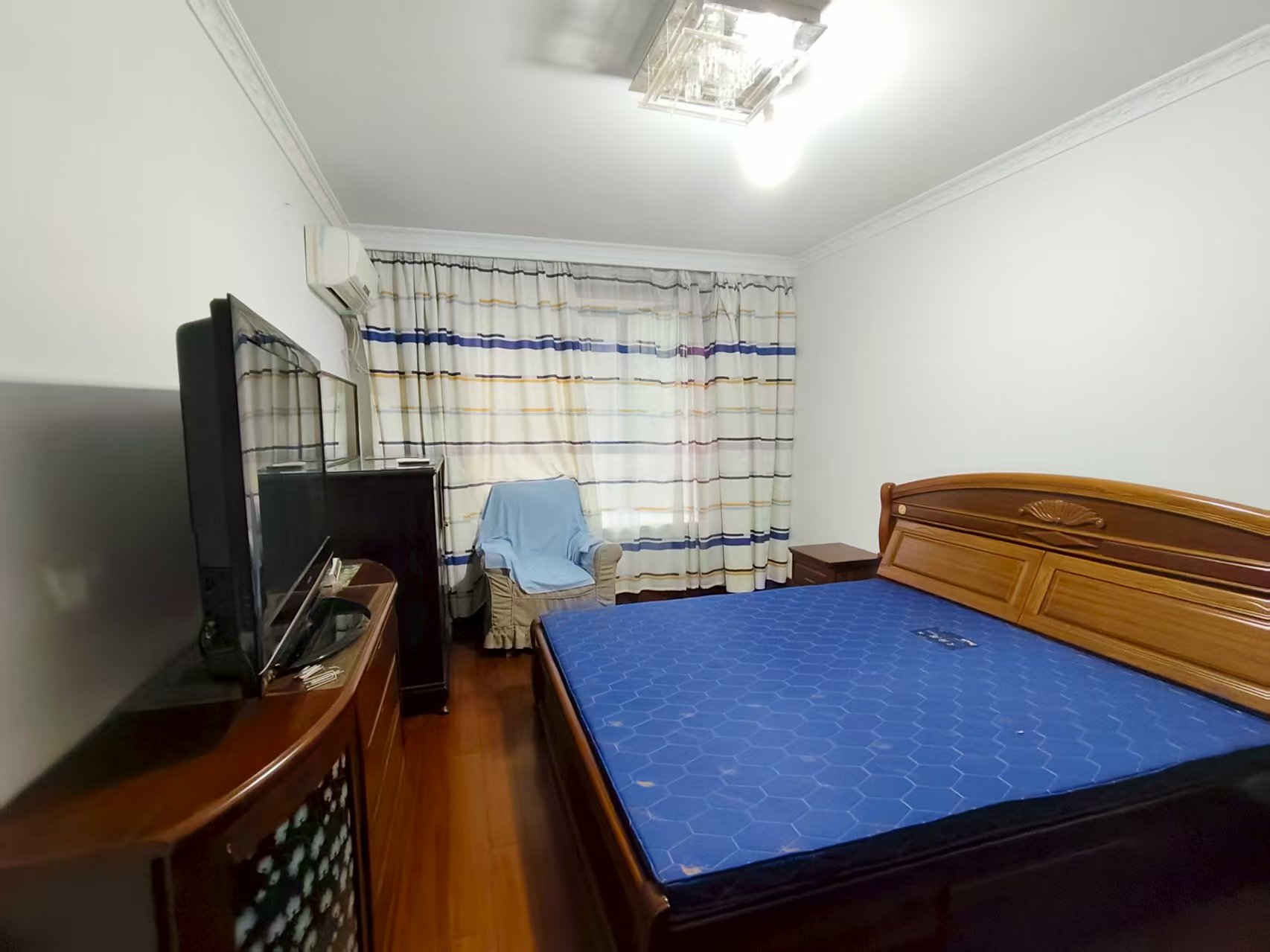佳成花苑 3室2厅2卫 147m&sup2;