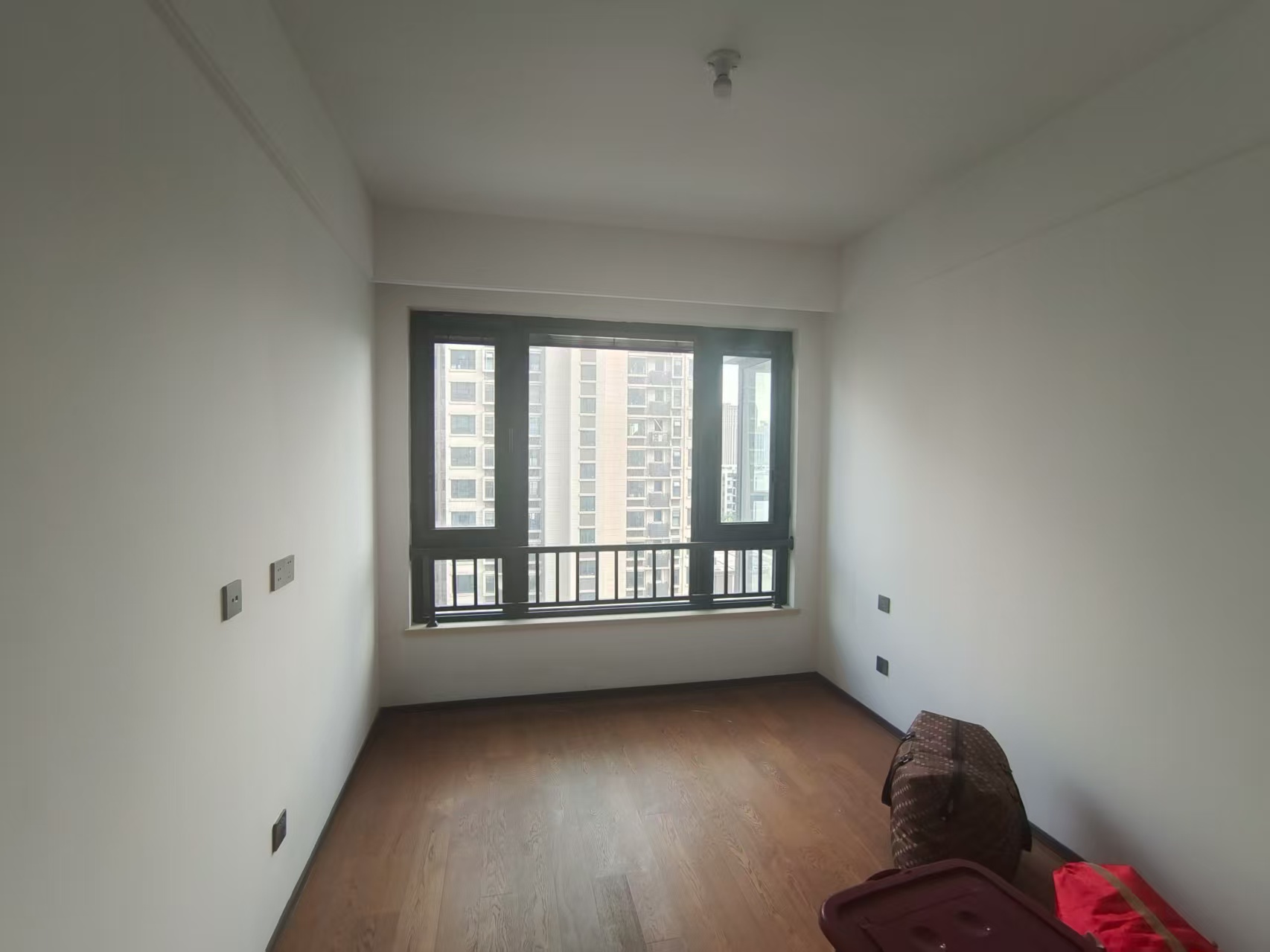 春风南岸东园 4室2厅2卫 141.00m&sup2;