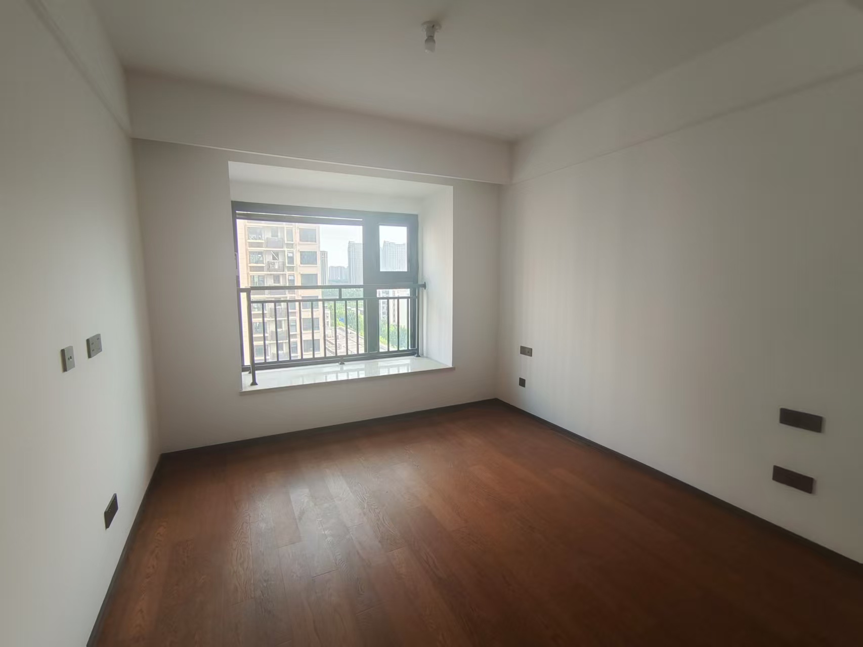 春风南岸东园 4室2厅2卫 141.00m&sup2;