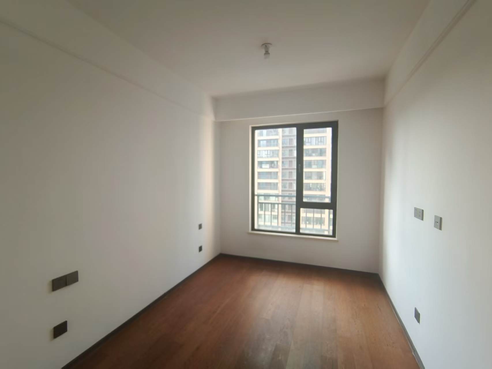 春风南岸东园 4室2厅2卫 141.00m&sup2;