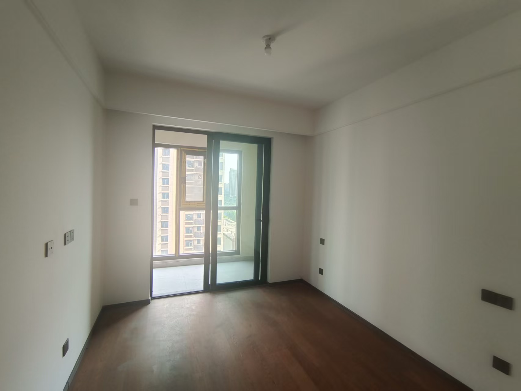 春风南岸东园 4室2厅2卫 141.00m&sup2;