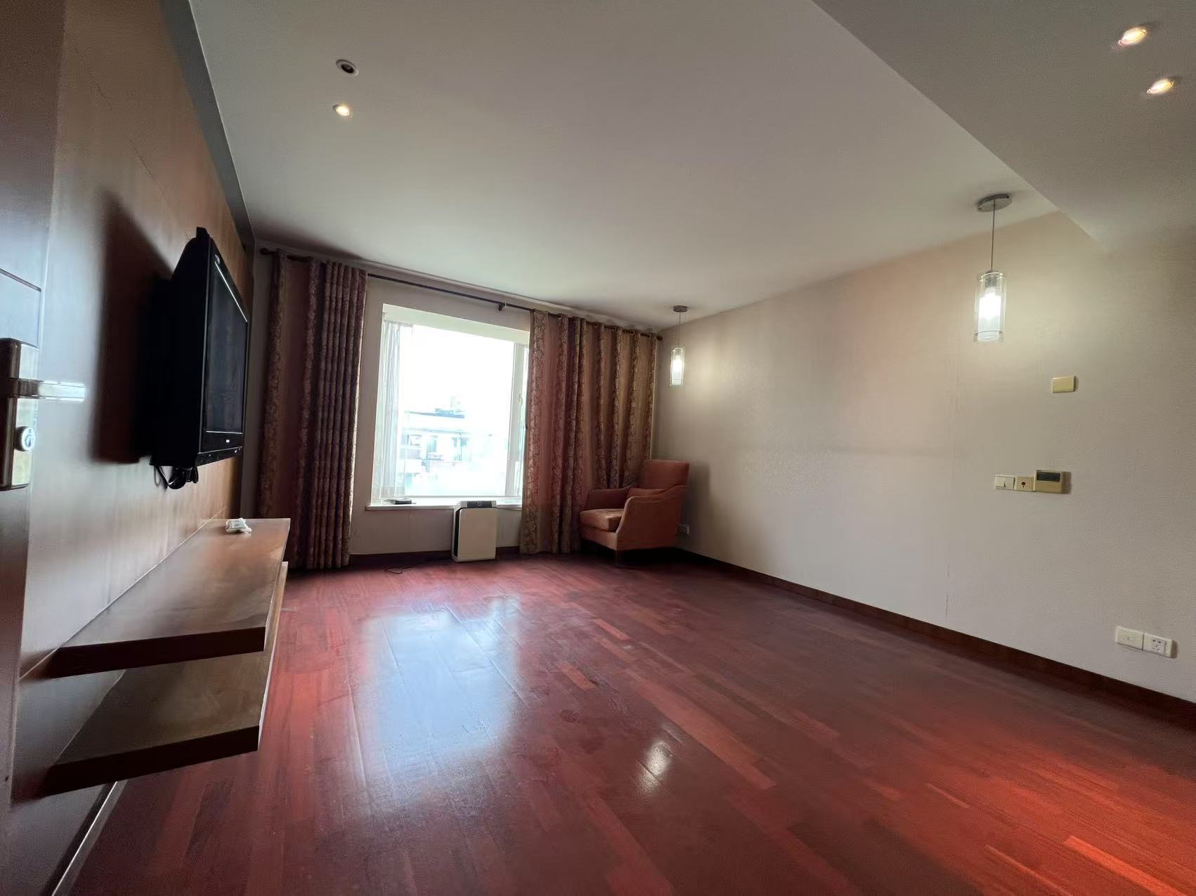 天安花园 4室2厅2卫 236.00m&sup2;