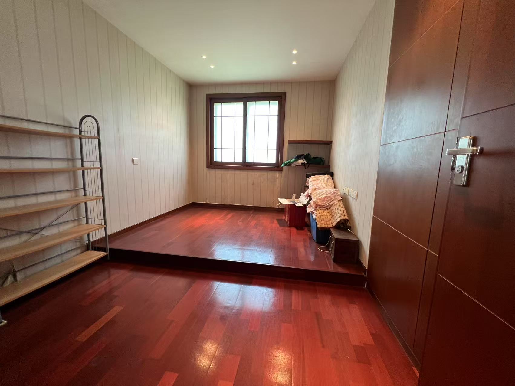 天安花园 4室2厅2卫 236.00m&sup2;