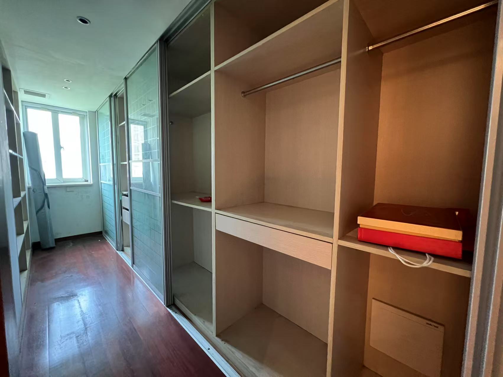 天安花园 4室2厅2卫 236.00m&sup2;