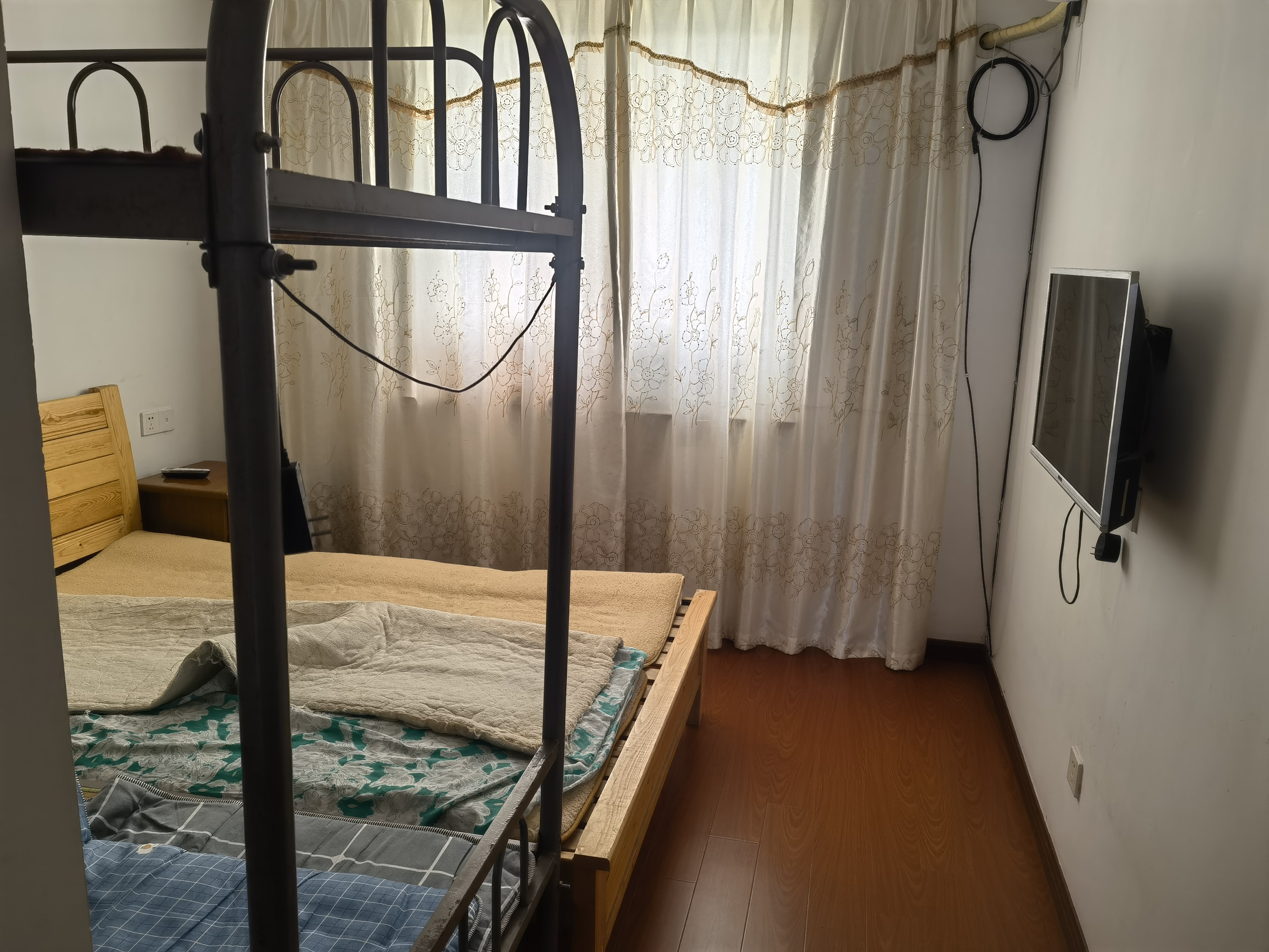 城山花园 3室1厅1卫 103m&sup2;