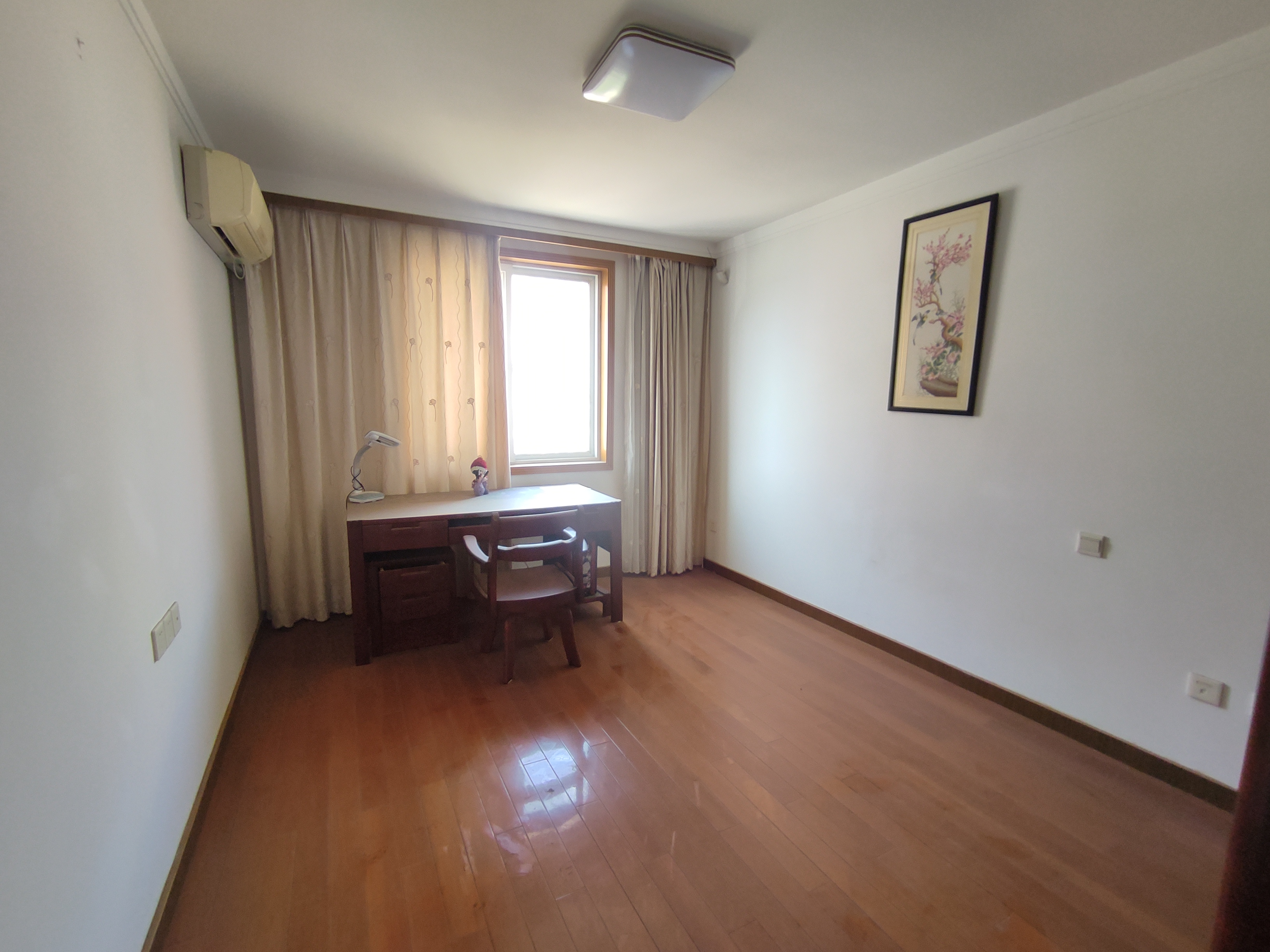 南川园小区 3室2厅1卫 135.00m&sup2;
