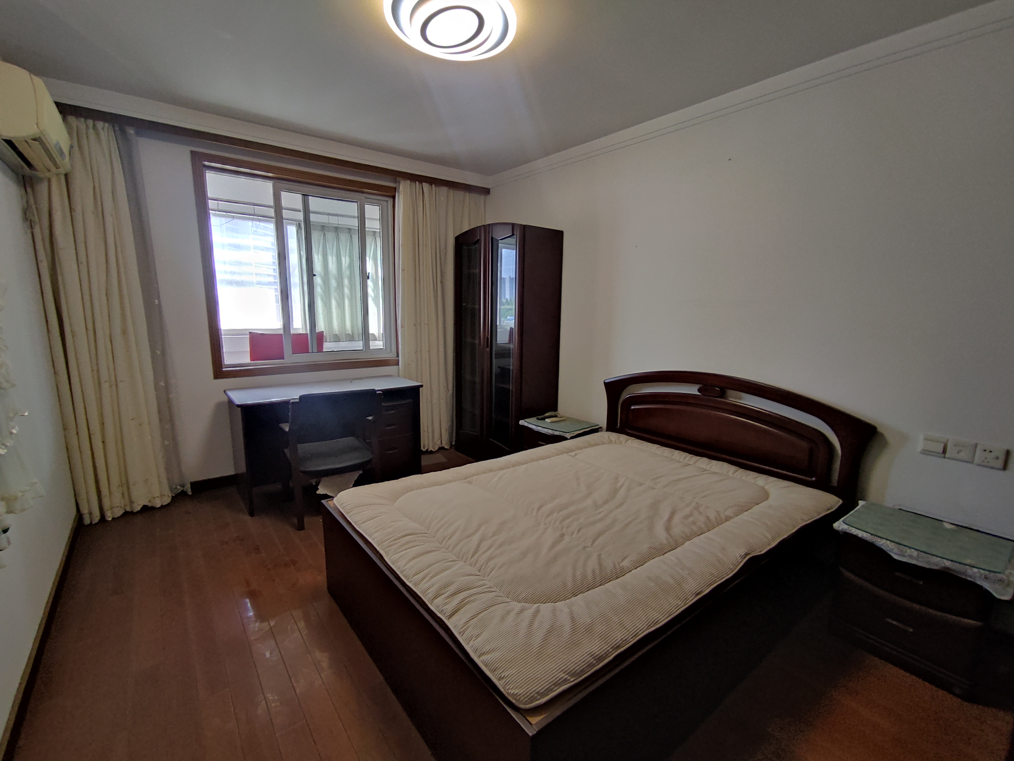 南川园小区 3室2厅1卫 135.00m&sup2;