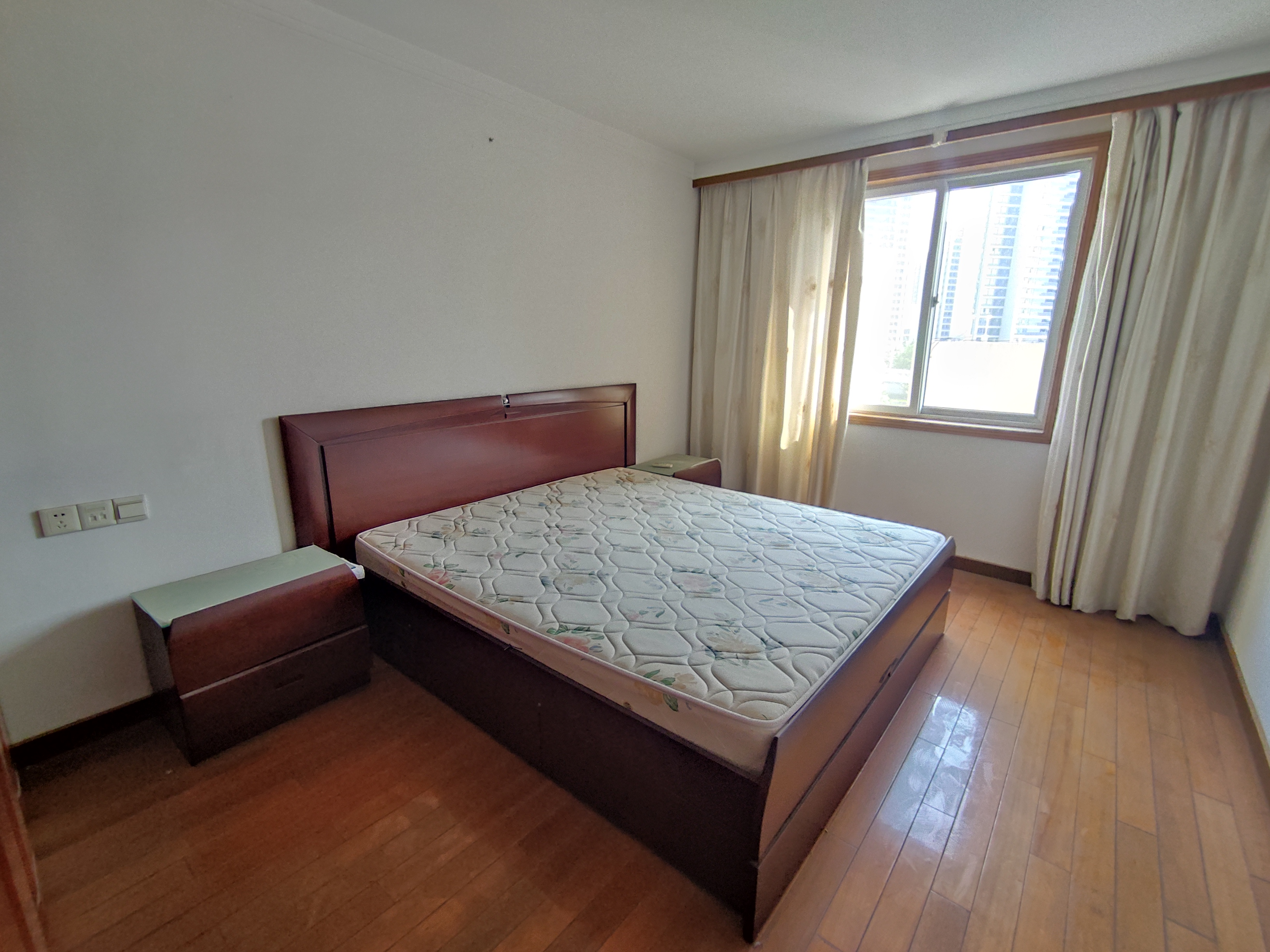 南川园小区 3室2厅1卫 135.00m&sup2;