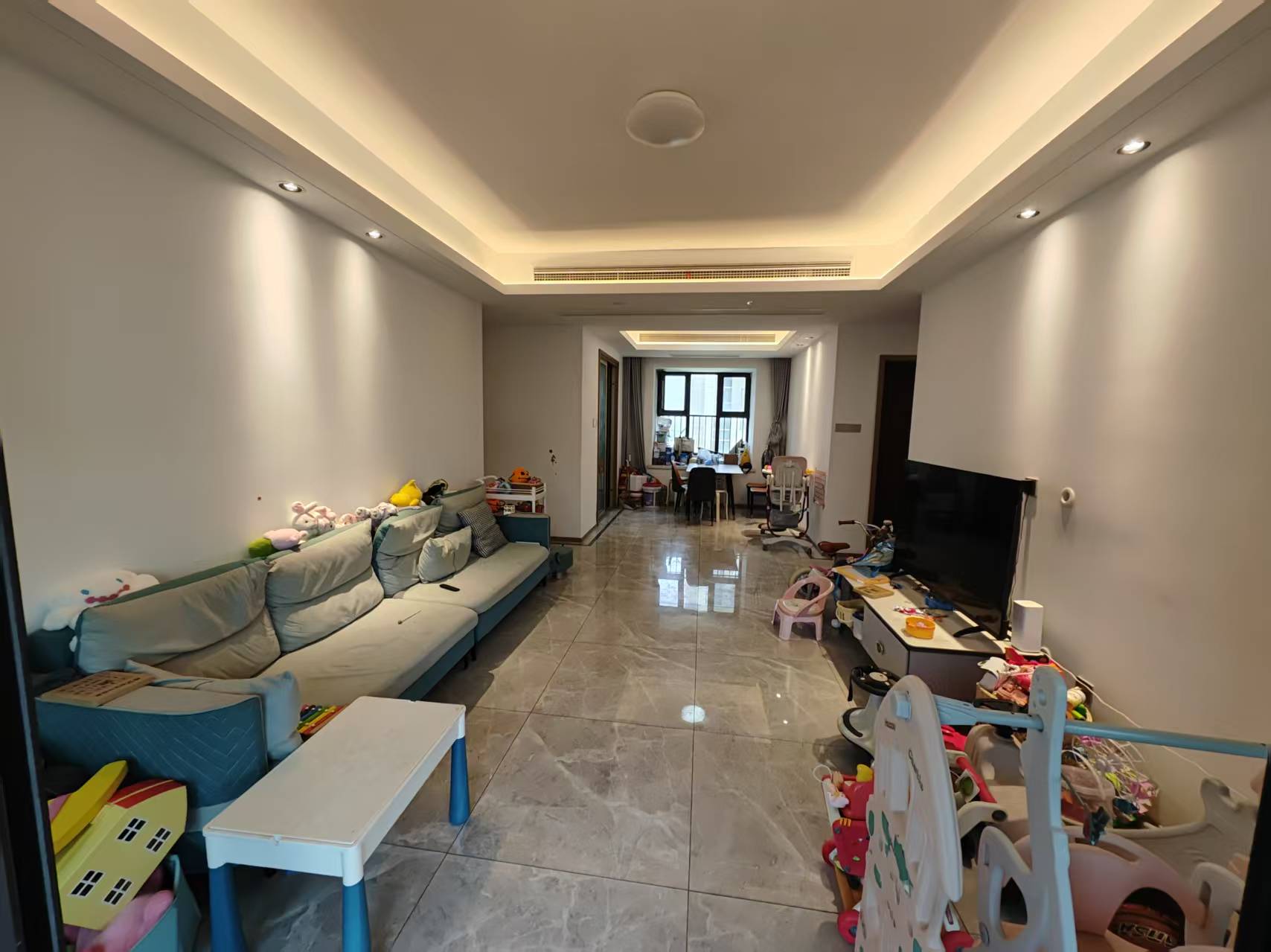 珑府 3室2厅2卫 124m²