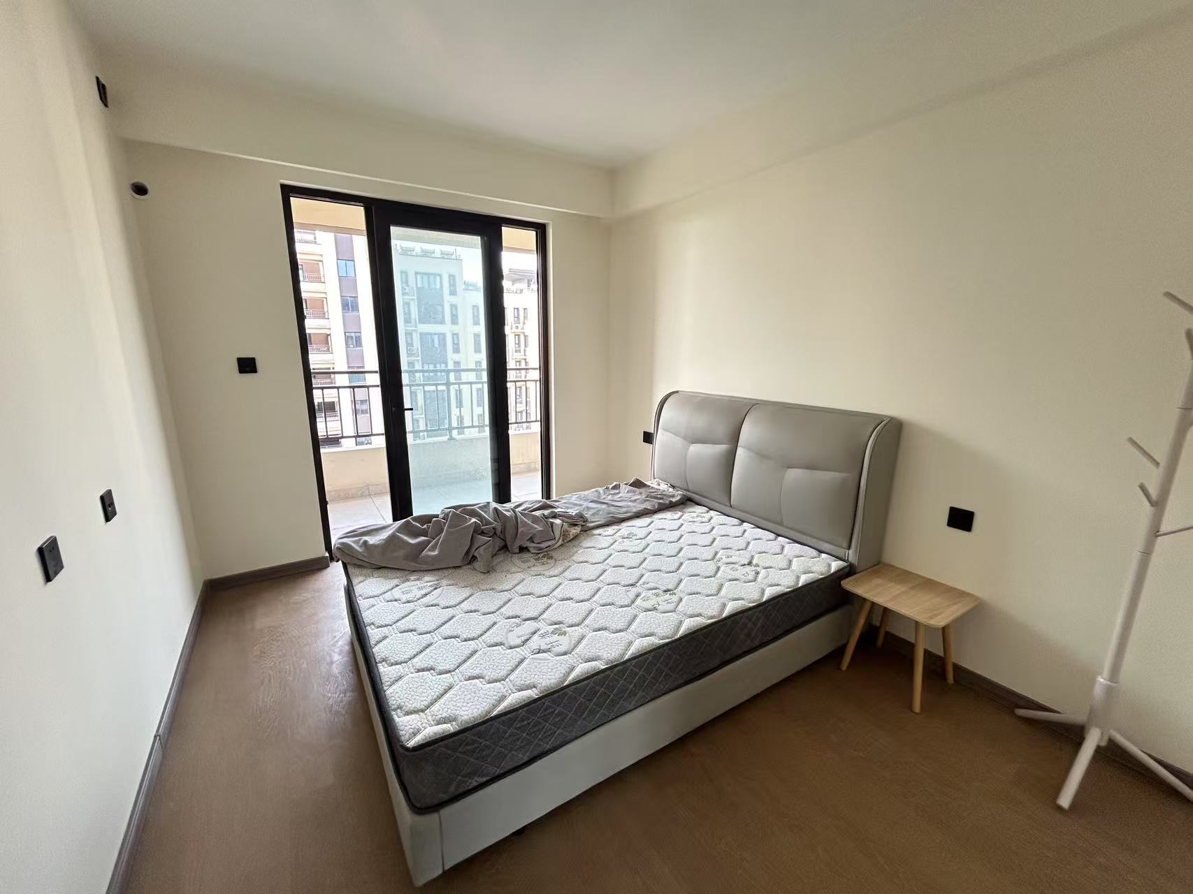 湖山源著 3室2厅1卫 115m&sup2;