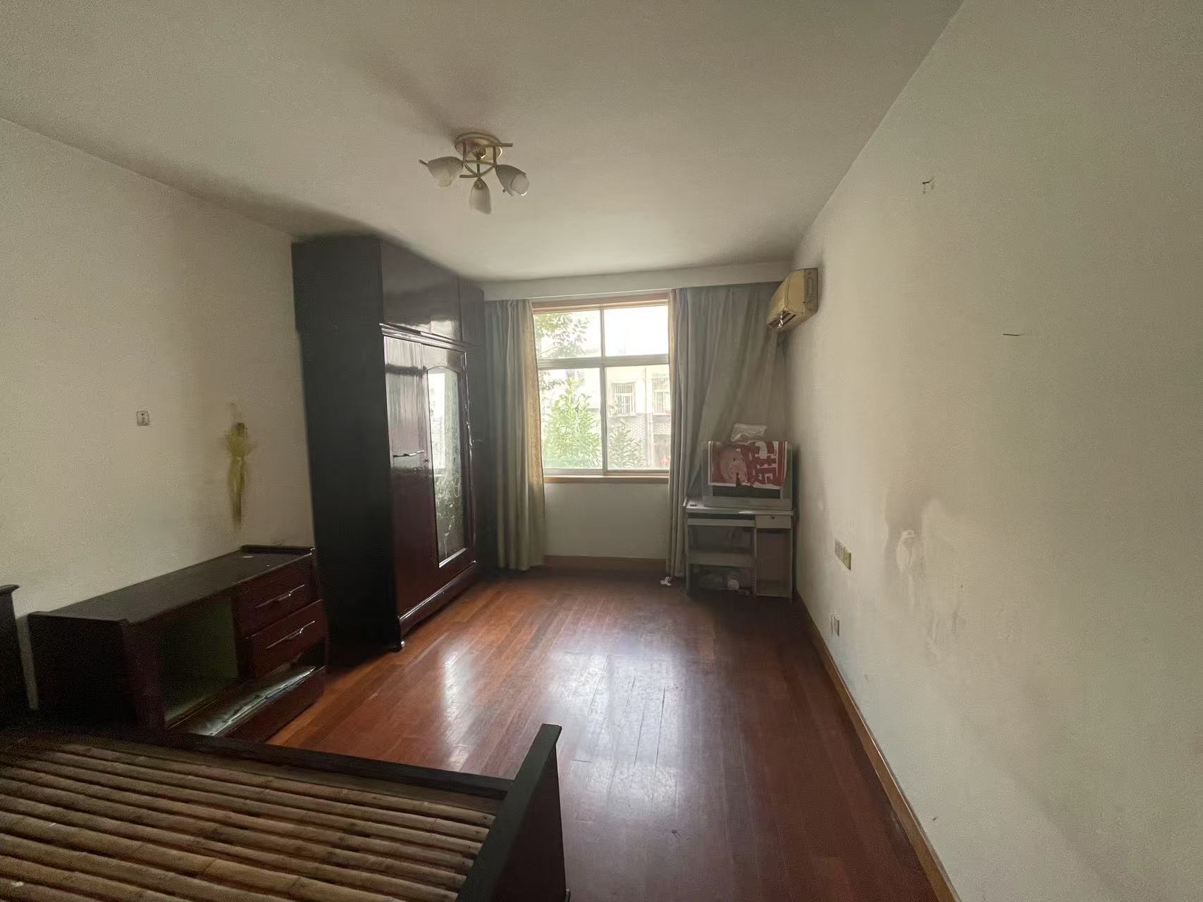 易家桥新村 2室1厅1卫 65m&sup2;