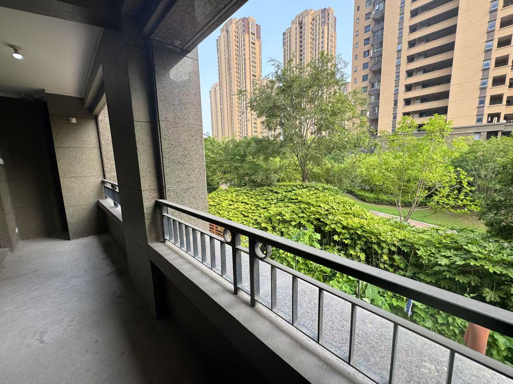 保利香槟国际 4室2厅2卫 142.19m&sup2;