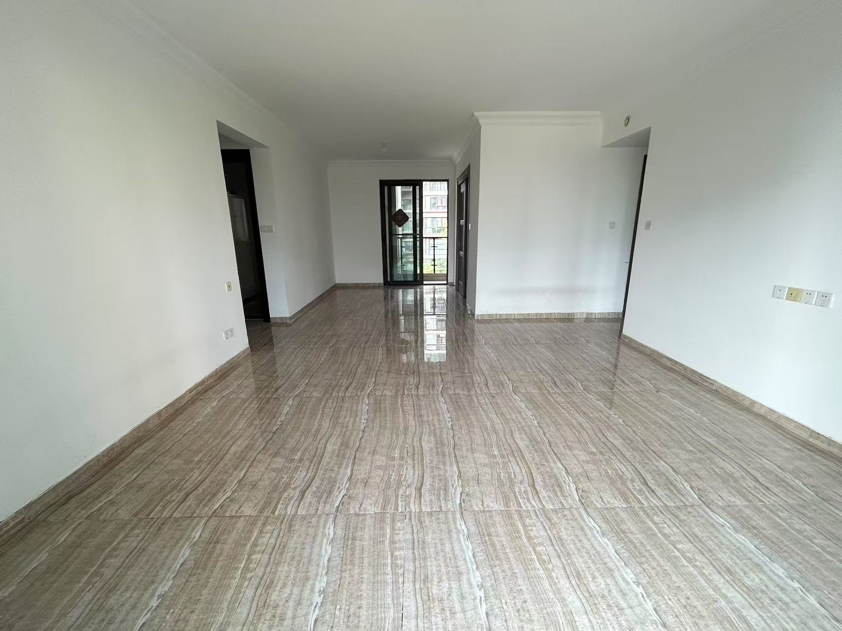 碧桂园时代悦城 4室2厅2卫 141m&sup2;
