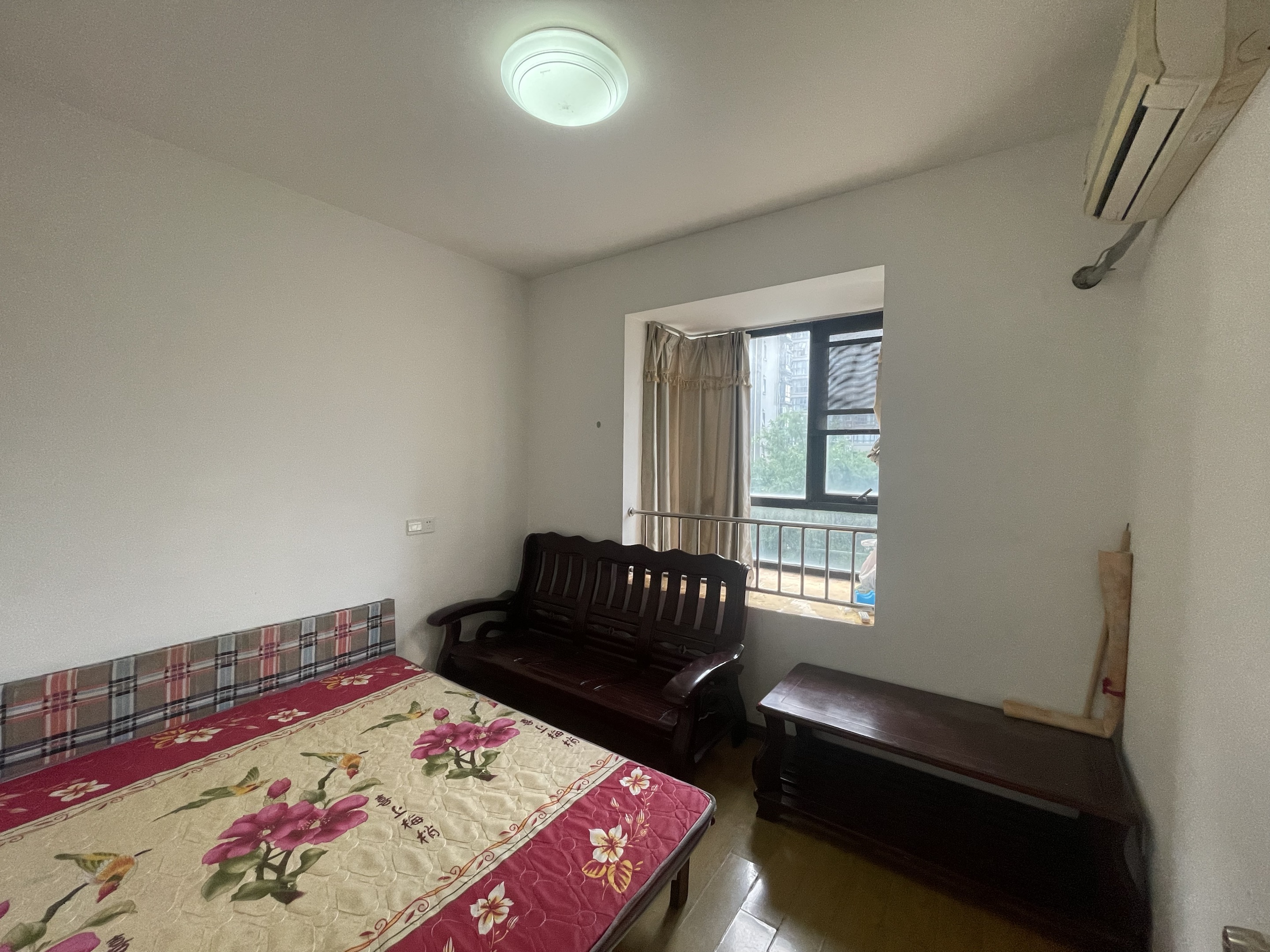 中港城 3室2厅1卫 89m&sup2;