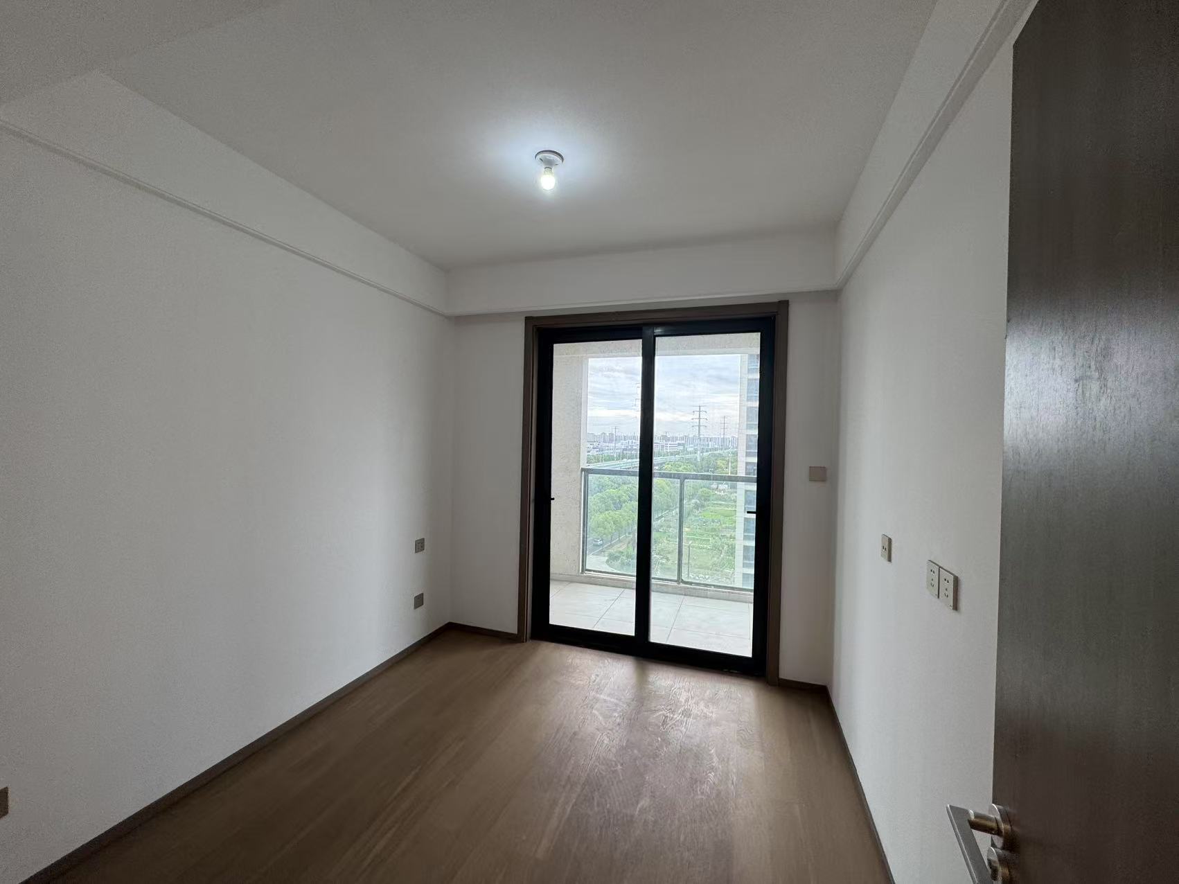 卓越府 3室2厅1卫 99m&sup2;