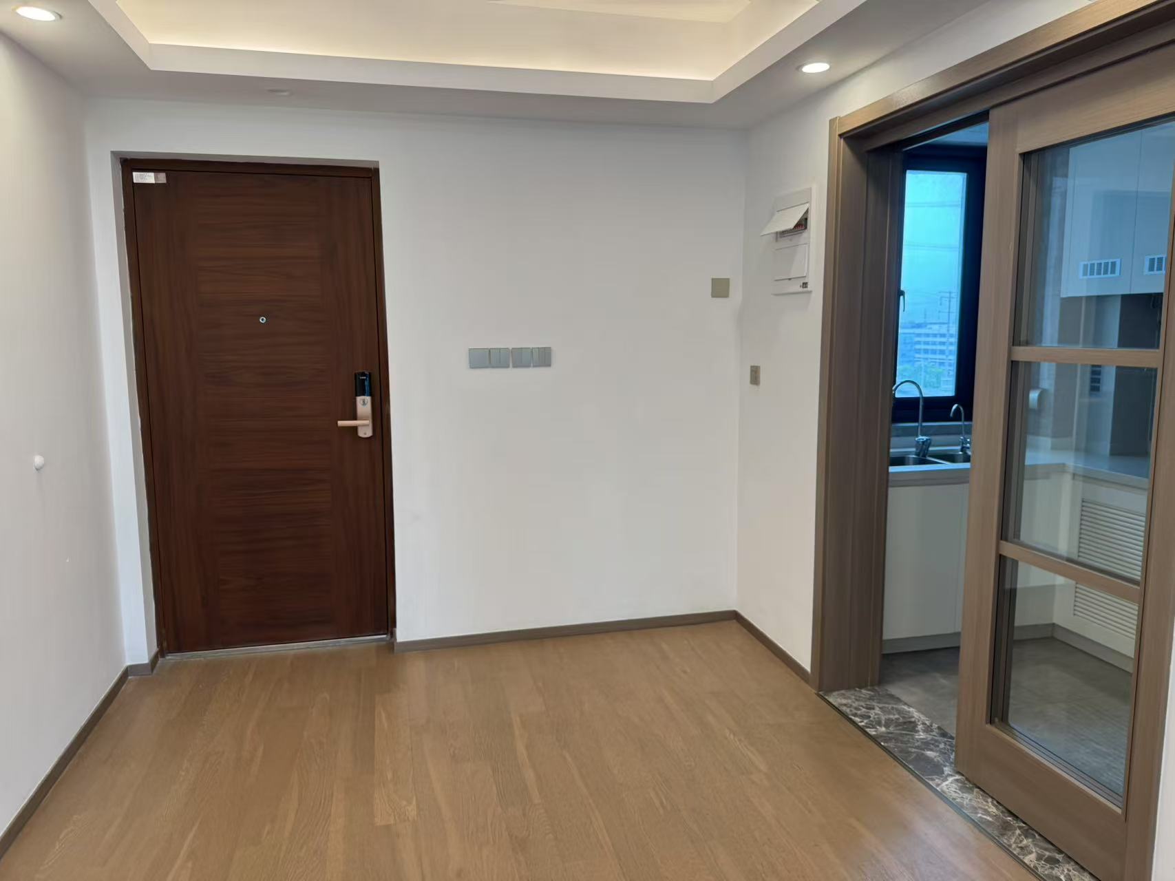 卓越府 3室2厅1卫 99m&sup2;