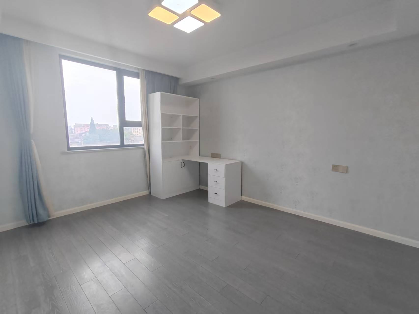 新桃园 3室2厅1卫 105m&sup2;