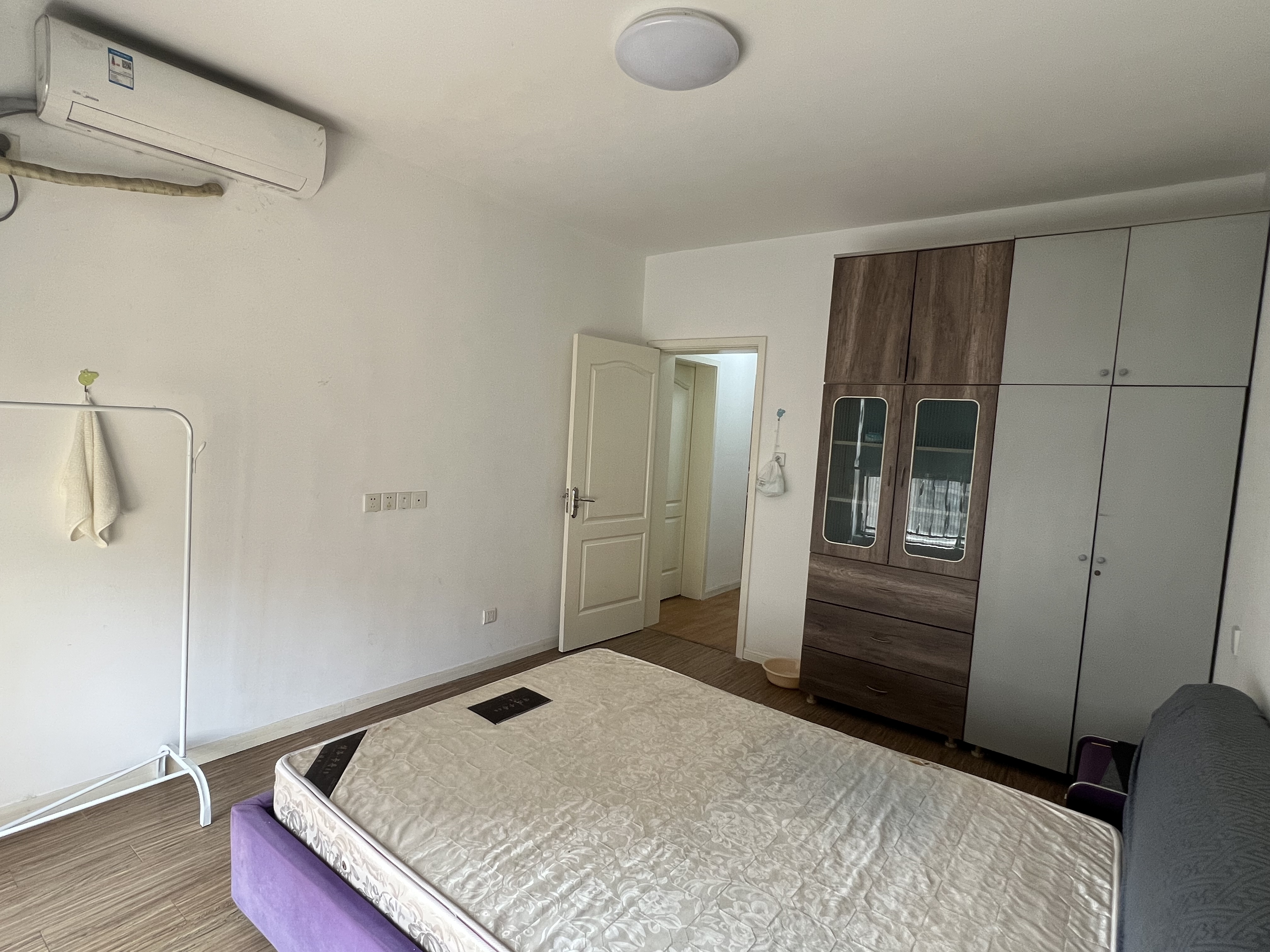 中港翡翠城 3室2厅1卫 89m&sup2;