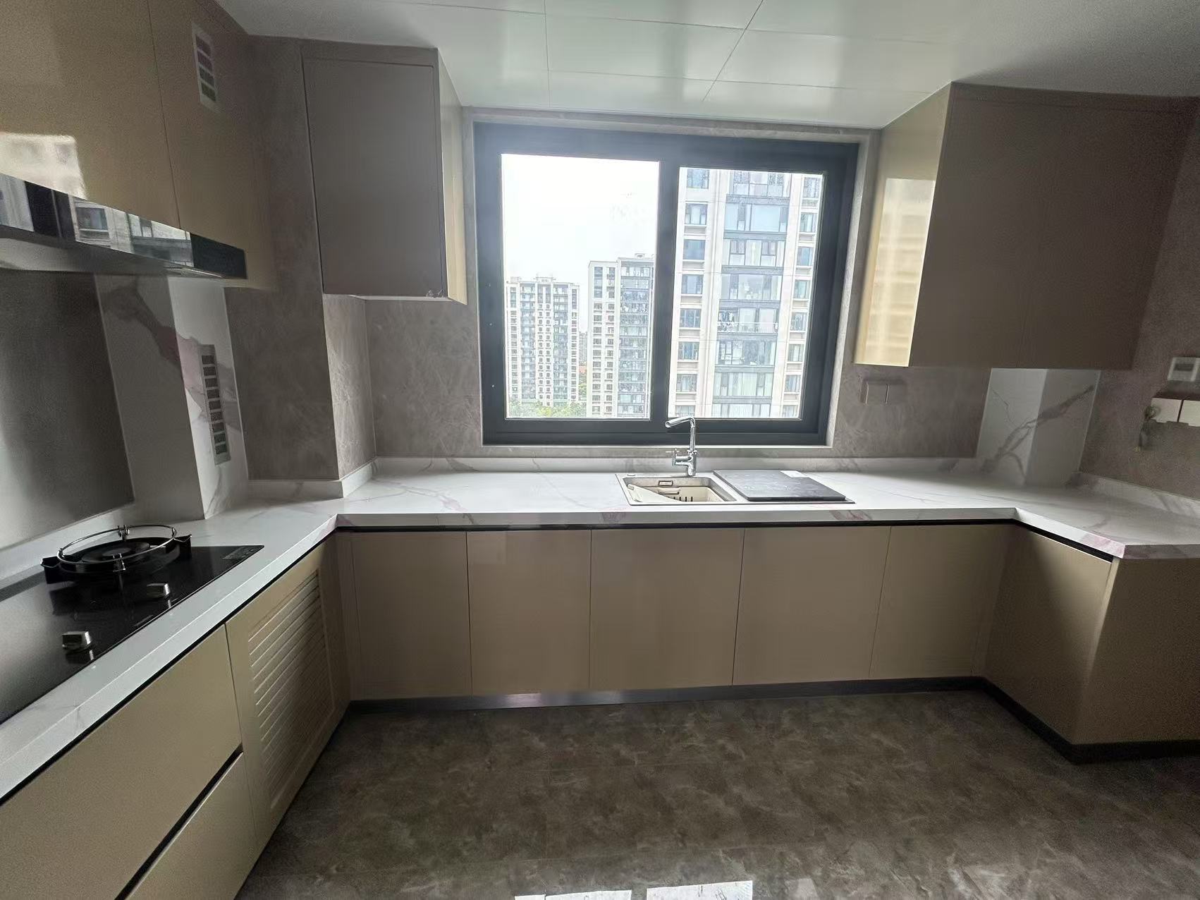 中海翠湖溪岸 4室2厅3卫 178m&sup2;