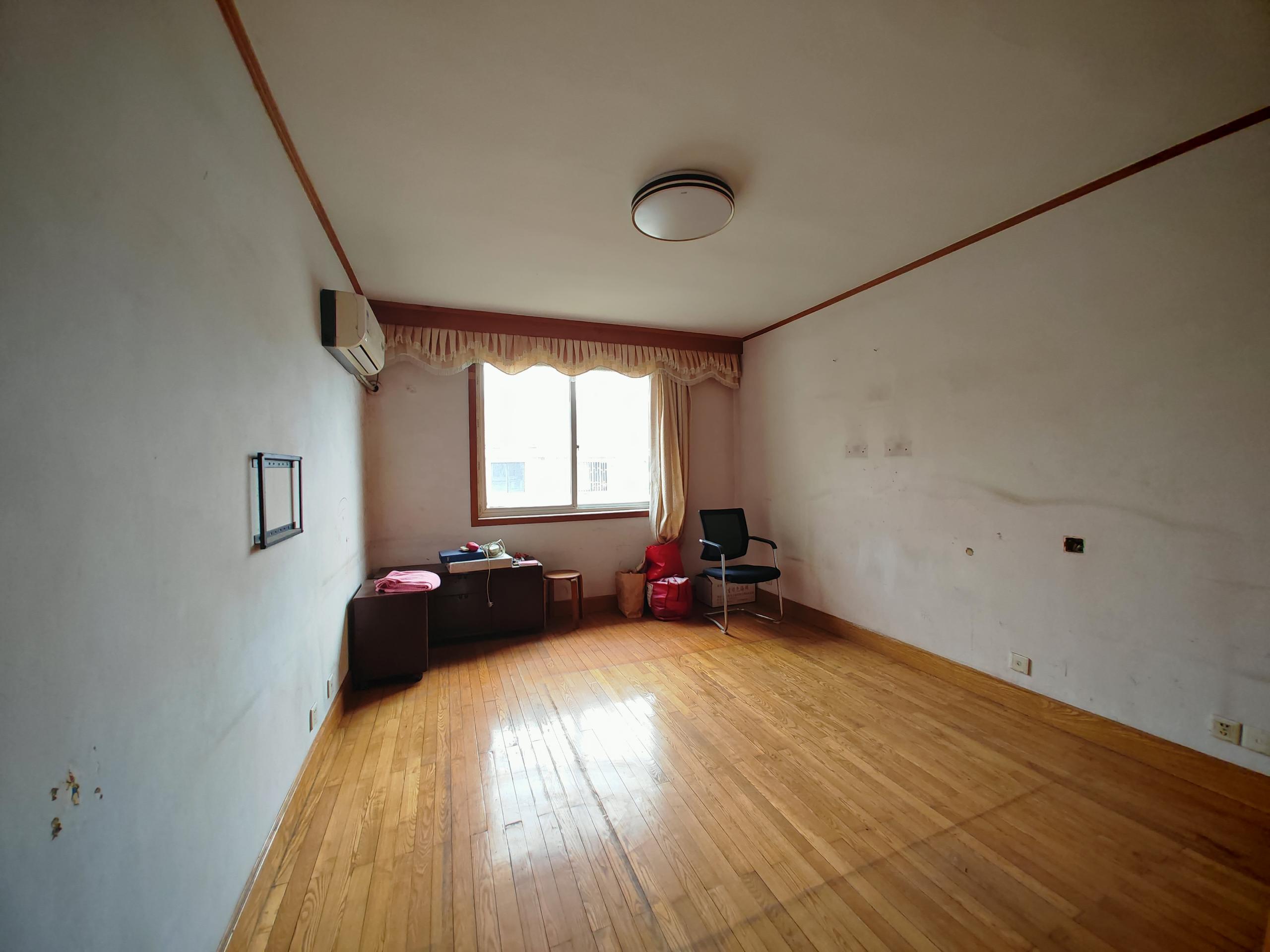 银花苑 3室1厅1卫 103m&sup2;