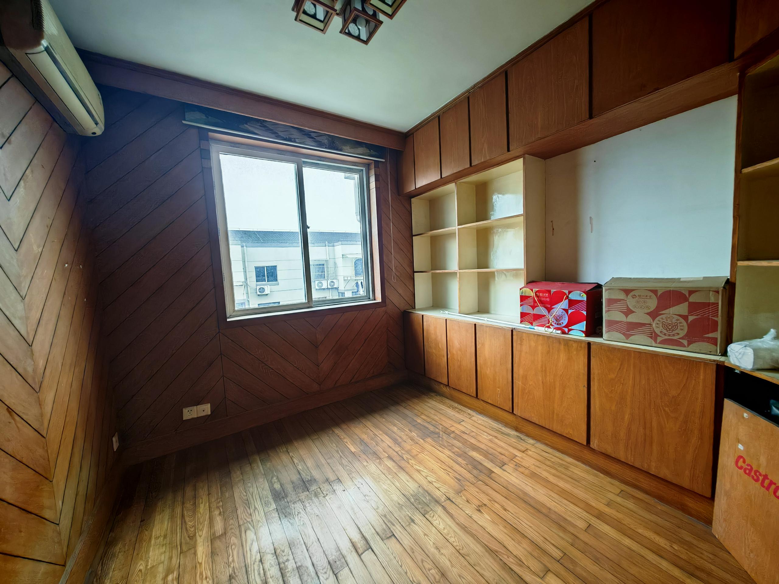 银花苑 3室1厅1卫 103m&sup2;