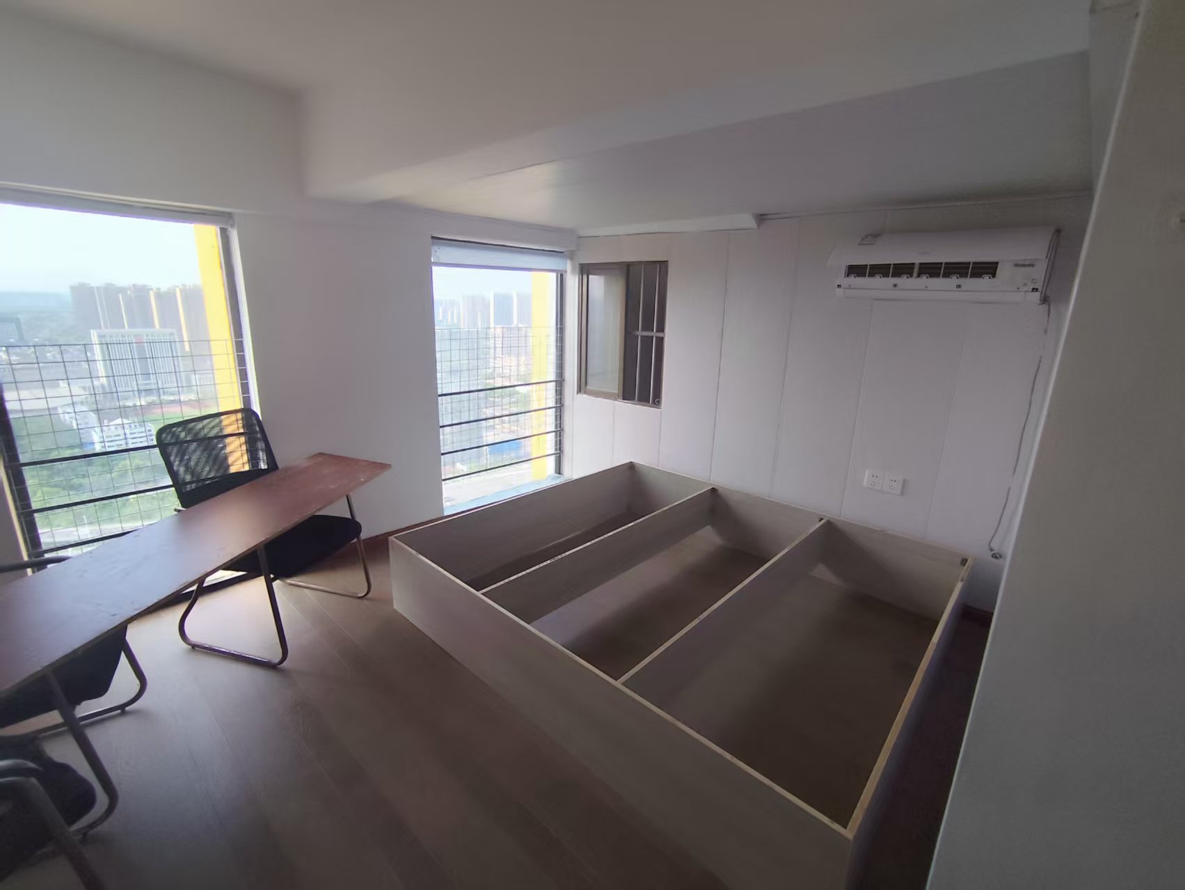奥特莱斯 2室2厅1卫 100m&sup2;