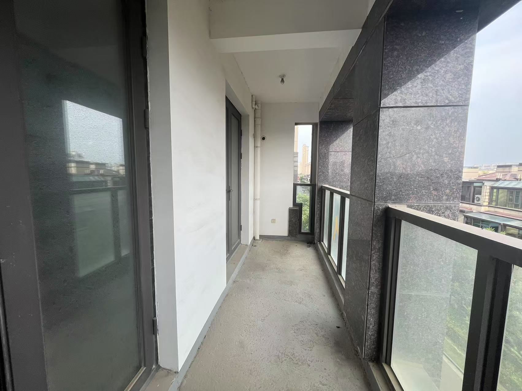 新瑞文化翡翠园 4室2厅2卫 174m&sup2;