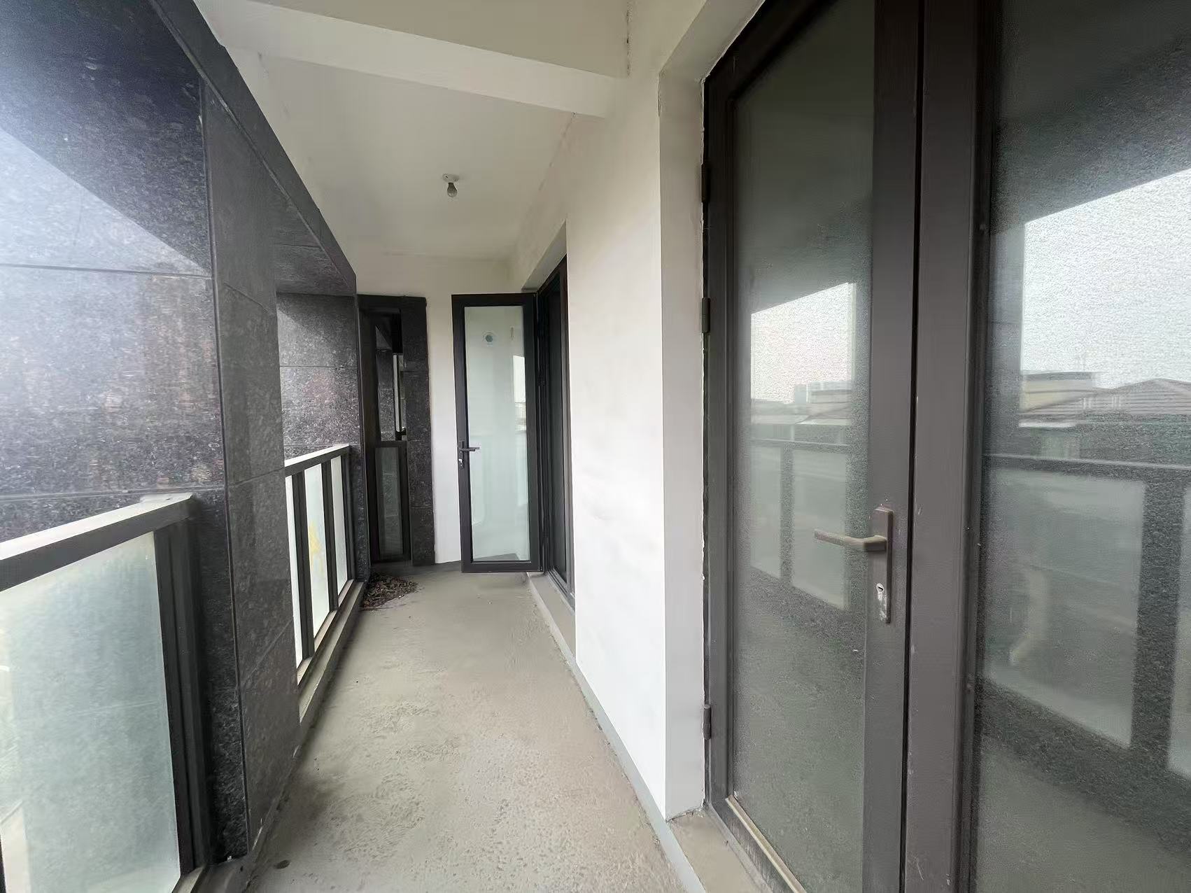 新瑞文化翡翠园 4室2厅2卫 174m&sup2;