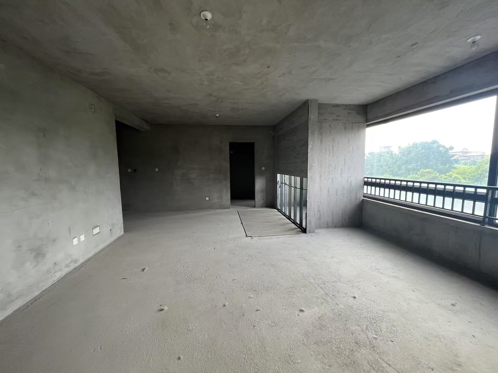 新瑞文化翡翠园 4室2厅2卫 174m&sup2;