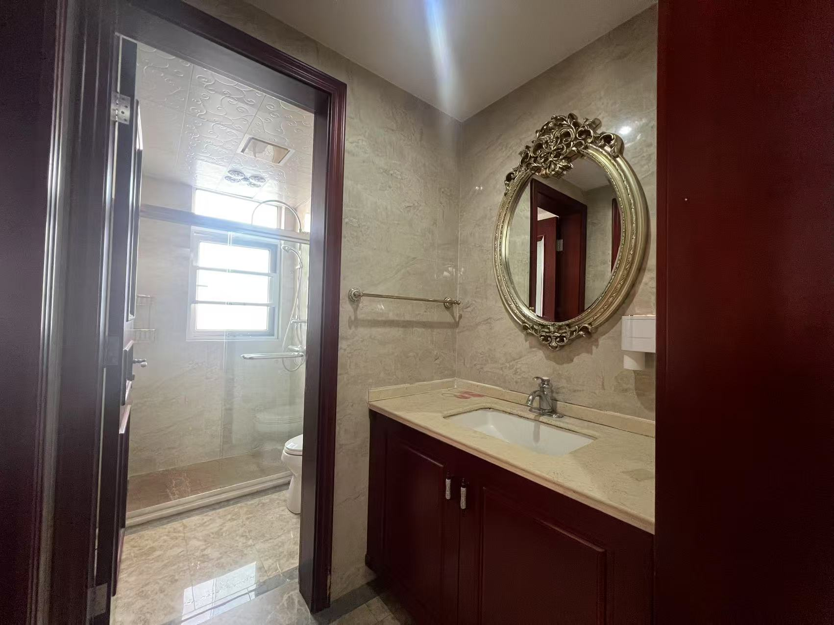 中南世纪花城二期 3室2厅2卫 140.57m&sup2;